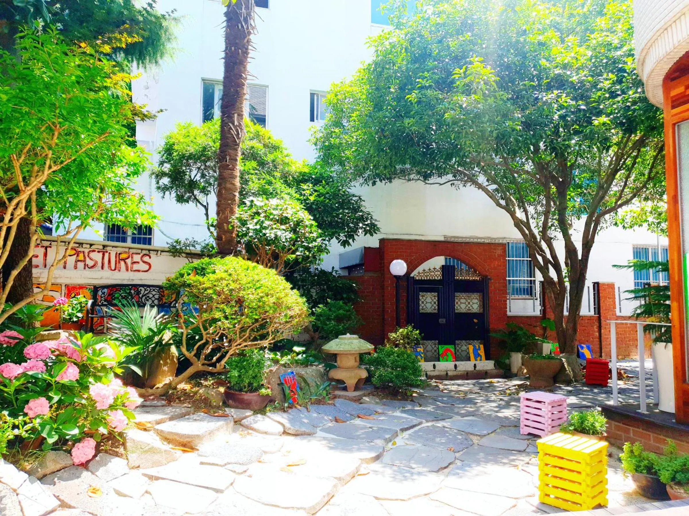 Gallery Family Hotel