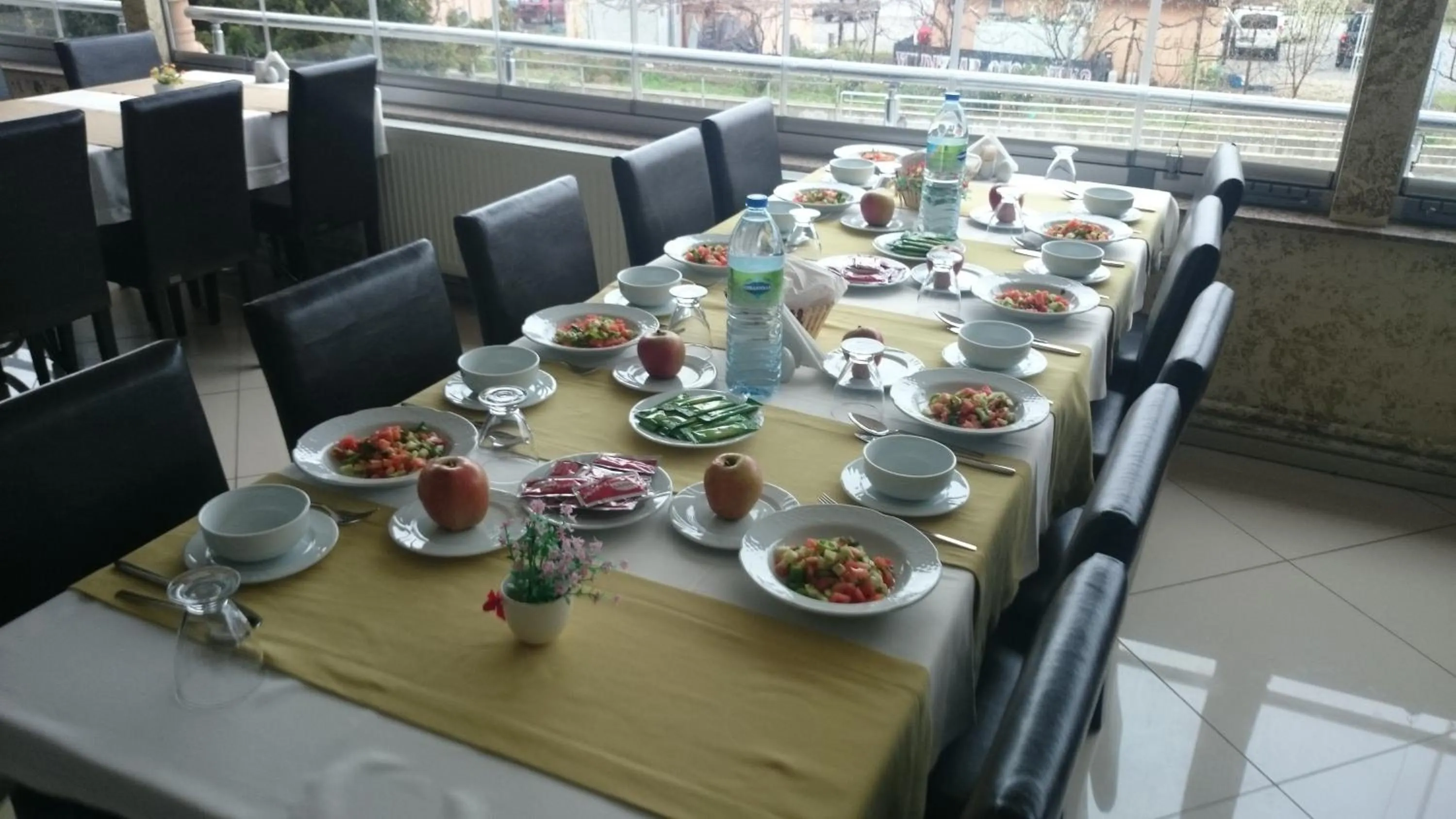 Restaurant/places to eat in Hotel Zileli