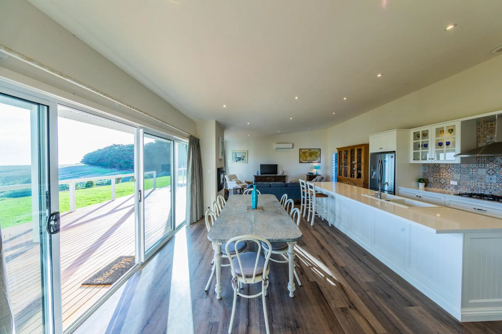 Kitchen or kitchenette in Coastal Lodge