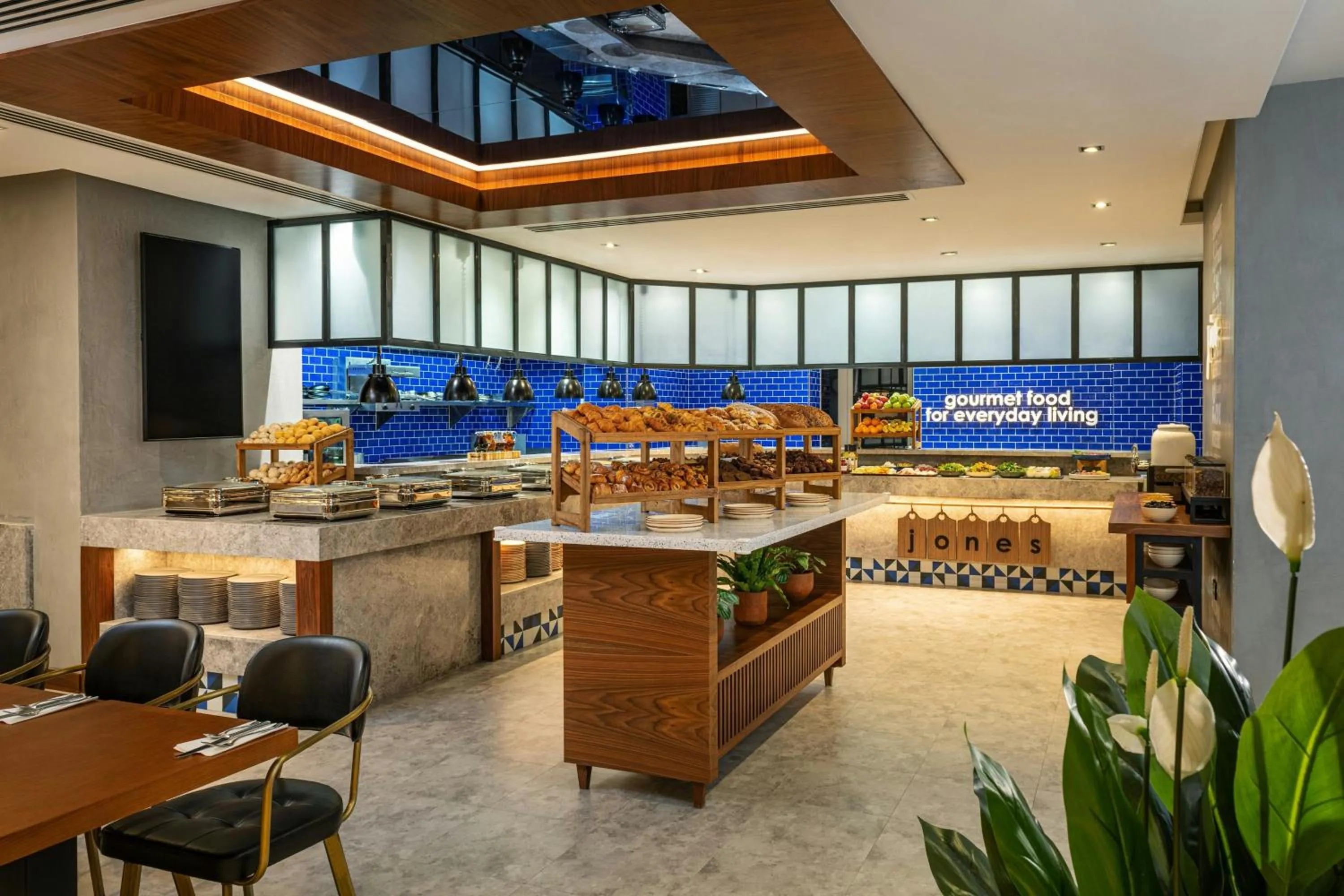 Restaurant/places to eat in Sheraton The Walk, Dubai