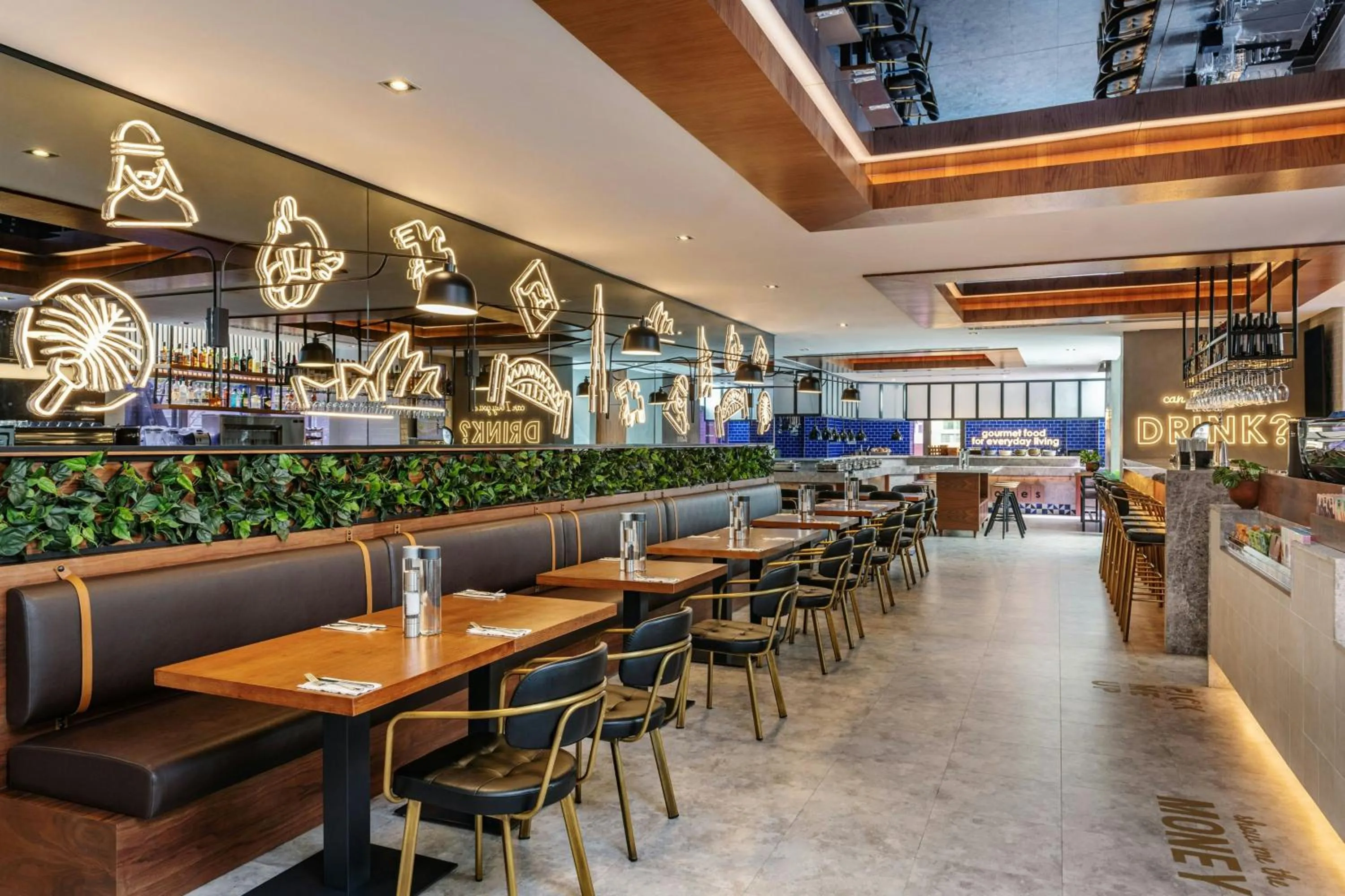 Restaurant/places to eat in Sheraton The Walk, Dubai