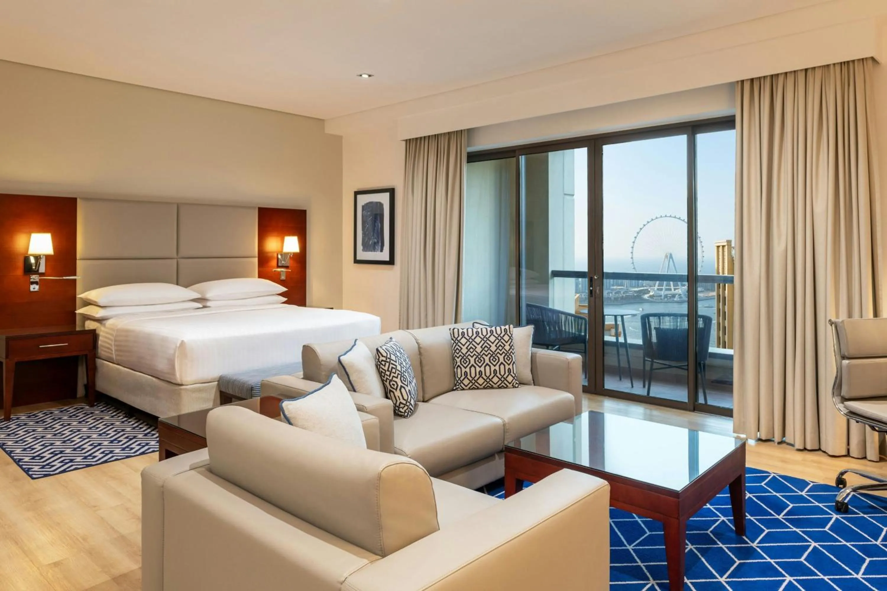 Photo of the whole room, Bed in Sheraton The Walk, Dubai