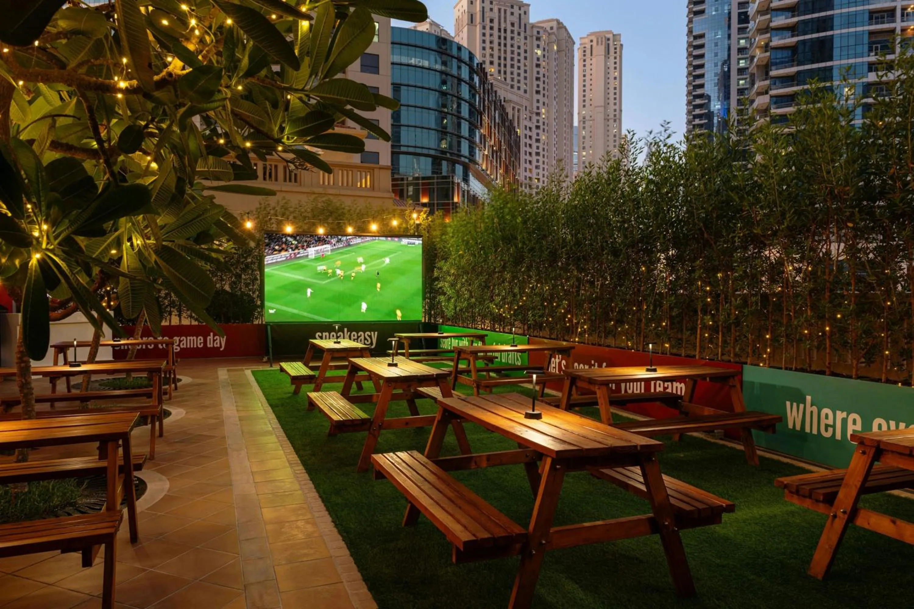 Restaurant/places to eat in Sheraton The Walk, Dubai