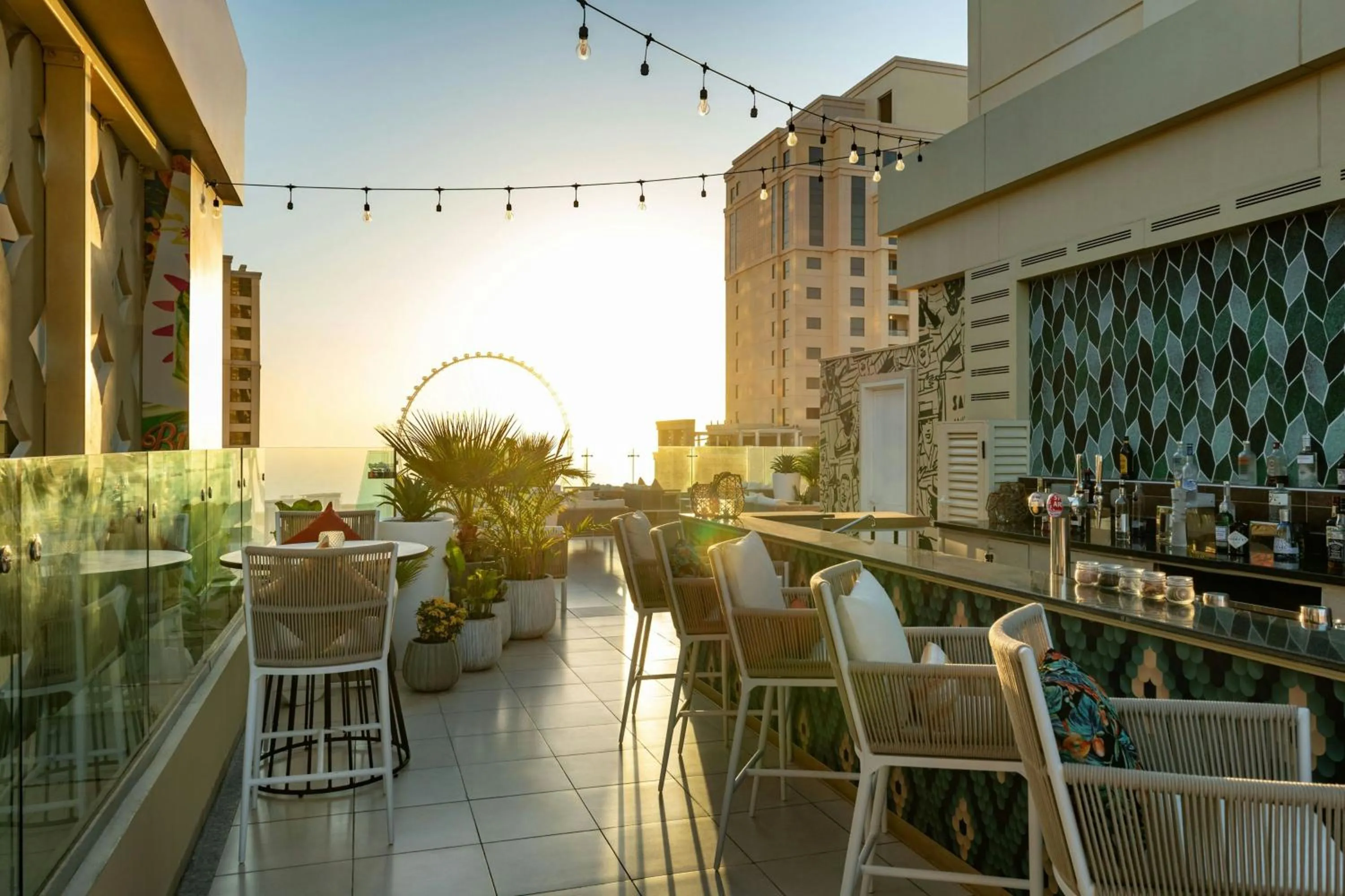 Restaurant/places to eat in Sheraton The Walk, Dubai