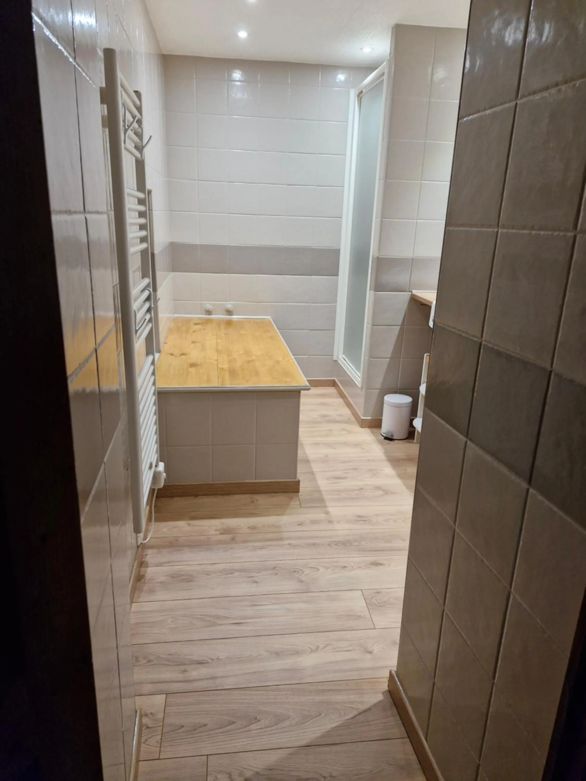 Bathroom, Bed in Le Domaine de Bella