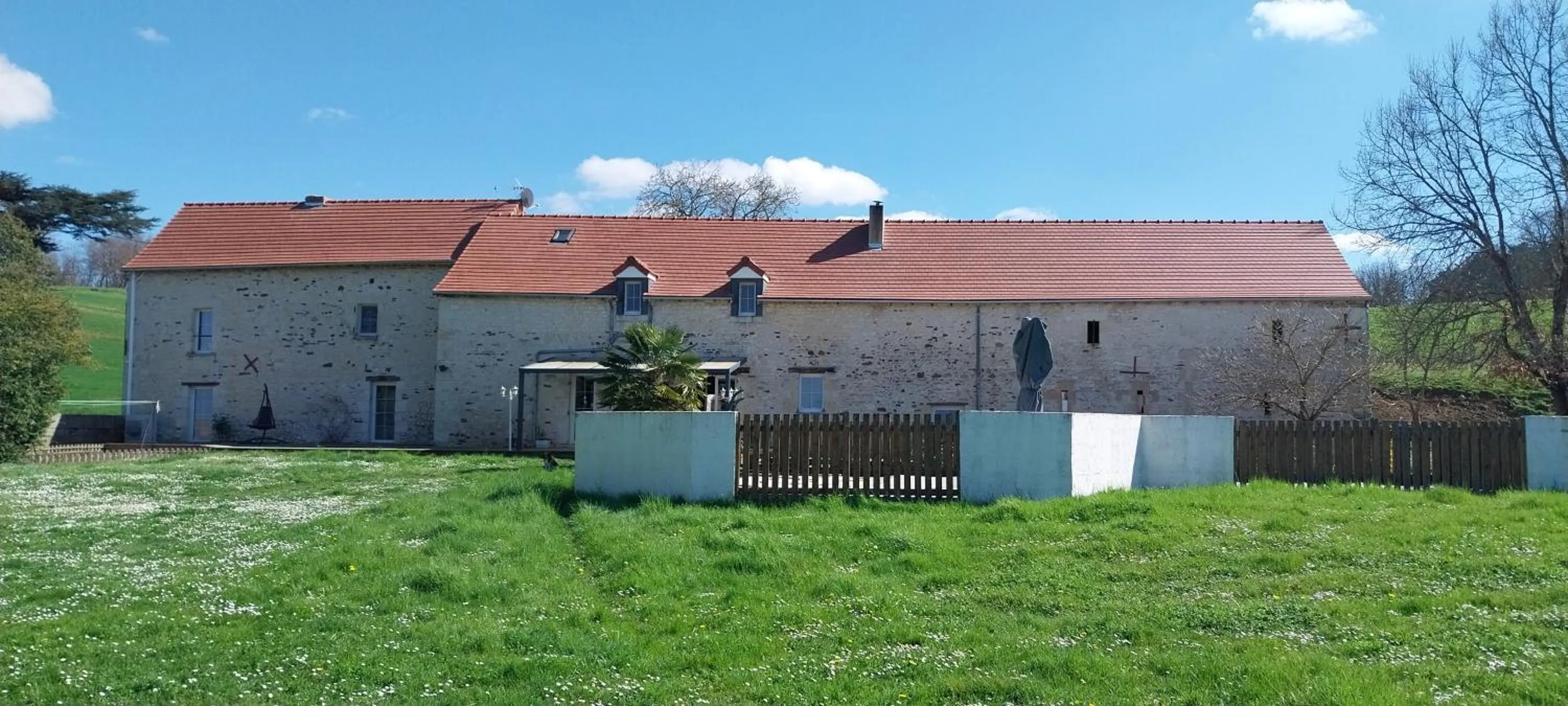 Garden view in Le Domaine de Bella