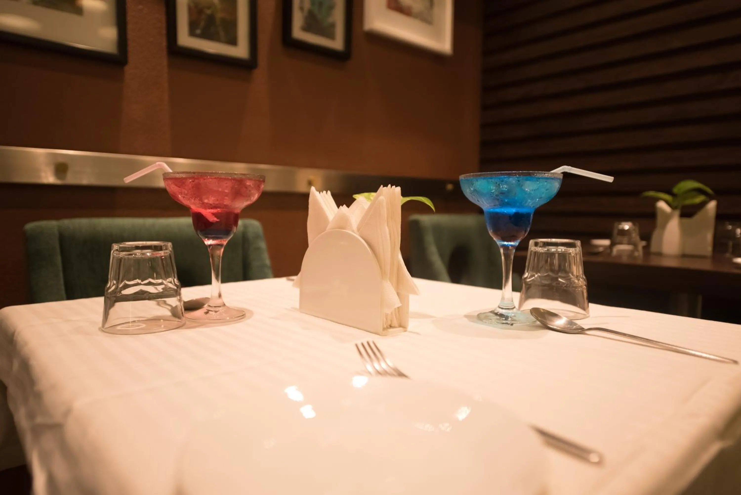 Alcoholic drinks in Hotel Le Grande - Mumbai International Airport