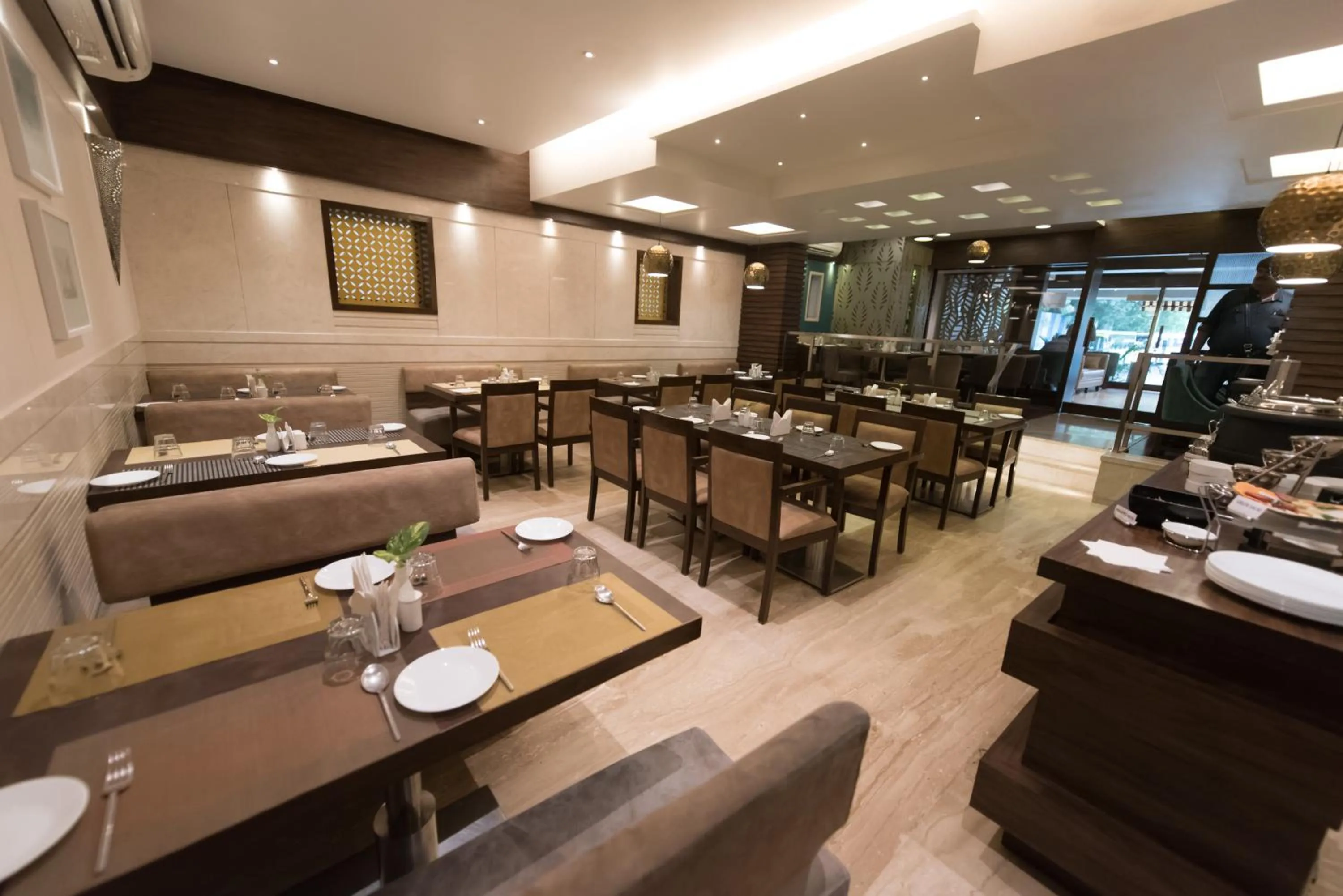 Lounge or bar in Hotel Le Grande - Mumbai International Airport