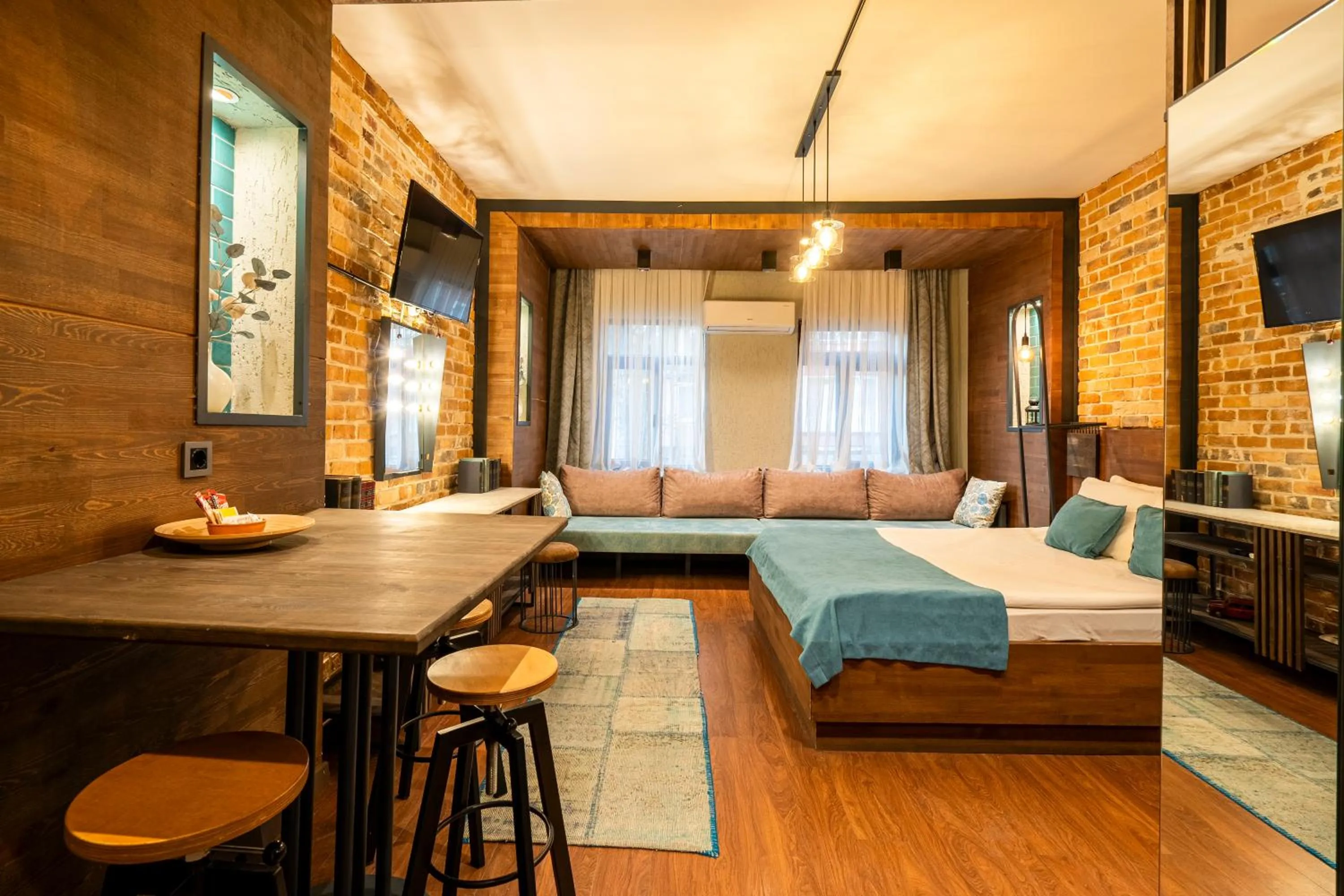 Photo of the whole room, Bed in Cube Suites