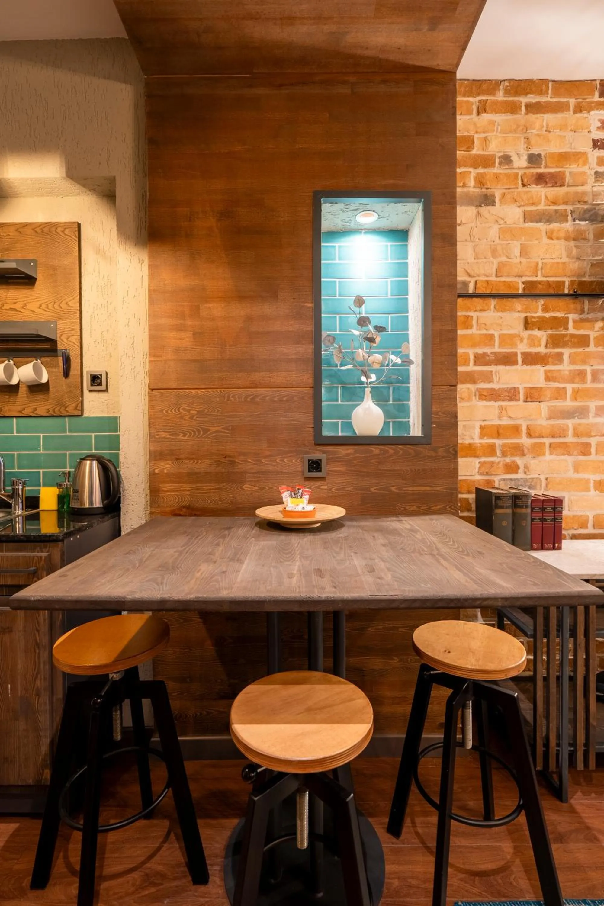 Kitchen or kitchenette in Cube Suites