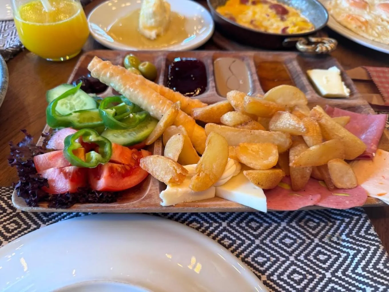 Breakfast in Cube Suites