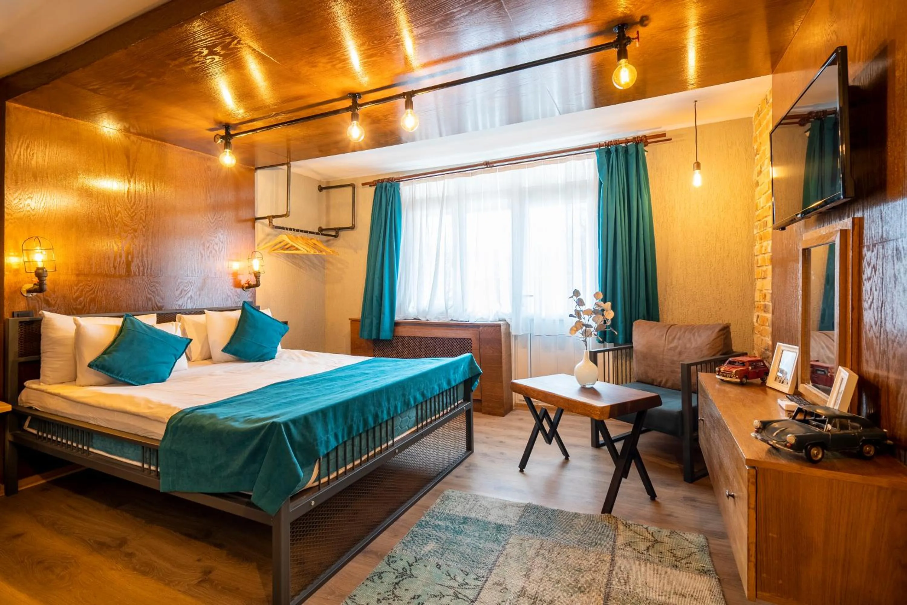 TV and multimedia, Bed in Cube Suites