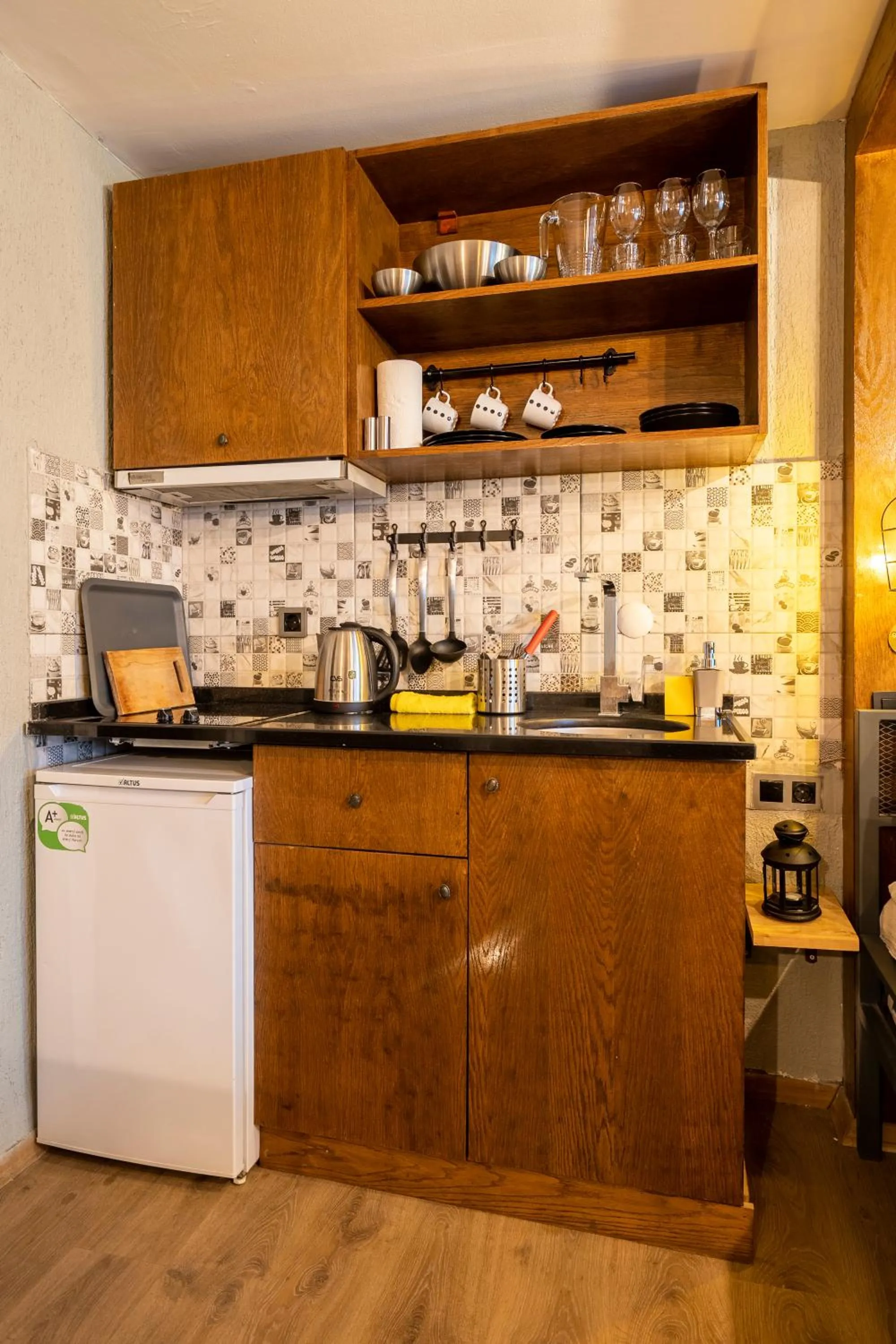 Kitchen or kitchenette in Cube Suites