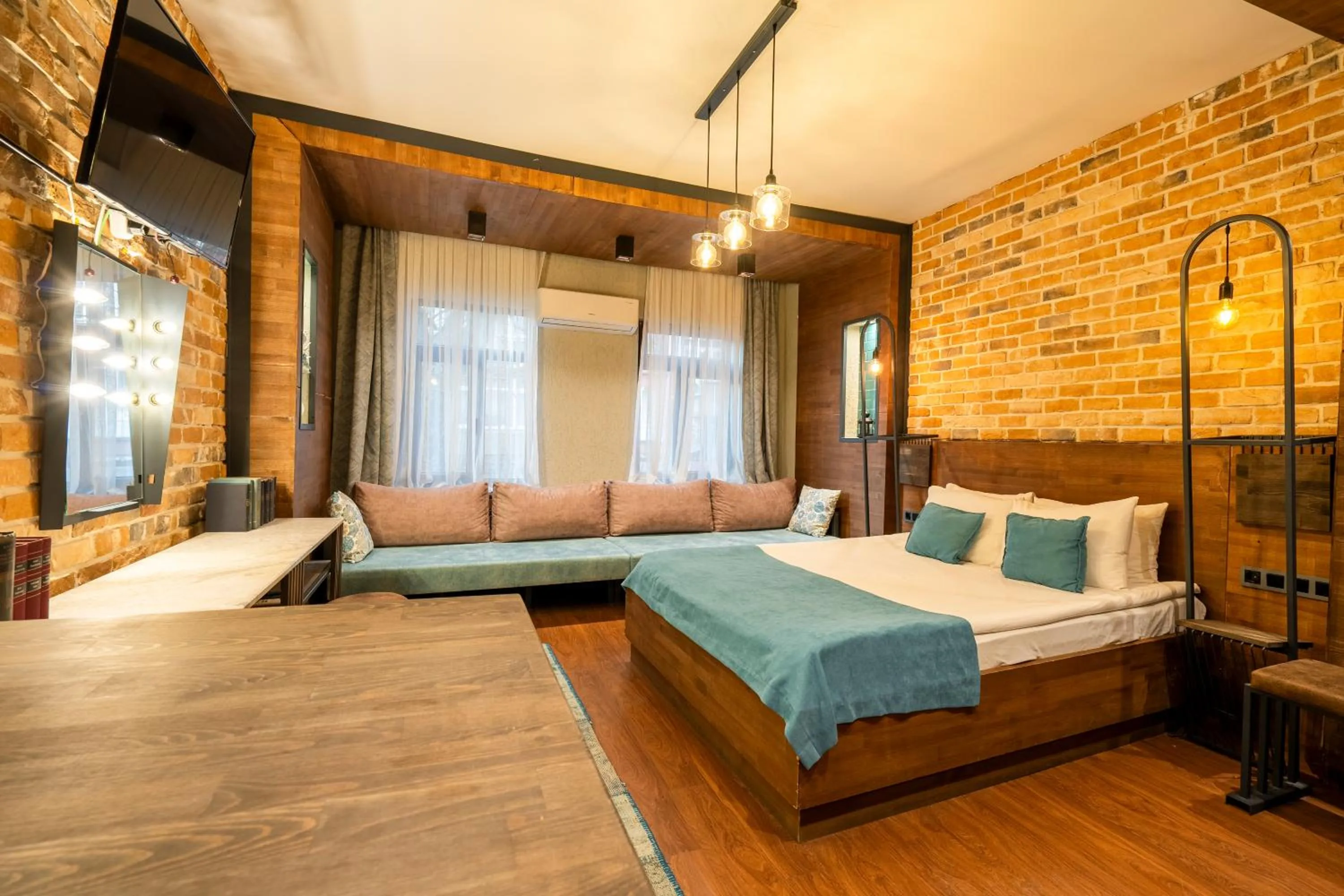 Photo of the whole room, Bed in Cube Suites