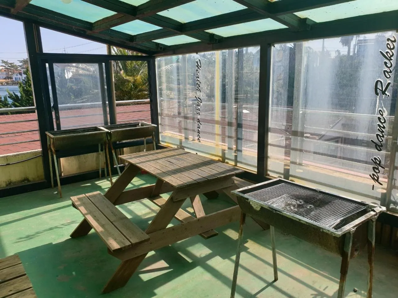 Seating area in Castle Pool Resort