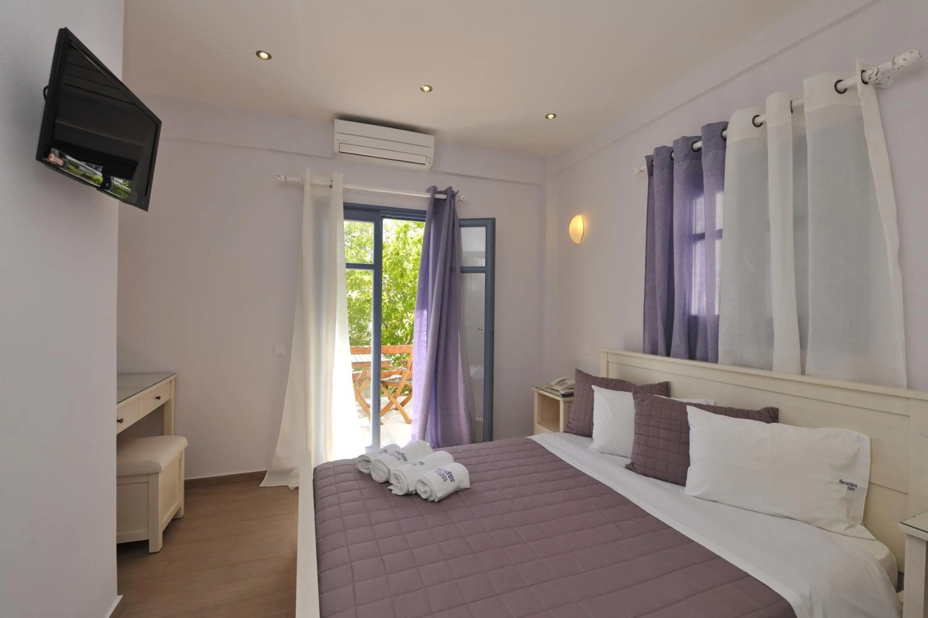 Bed in Alexandros Studios