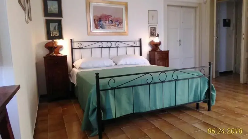 Double Room with Private Bathroom - single occupancy in B&B villa Maria Double Room with Private Bathroom - single occupancy in B&B villa Maria