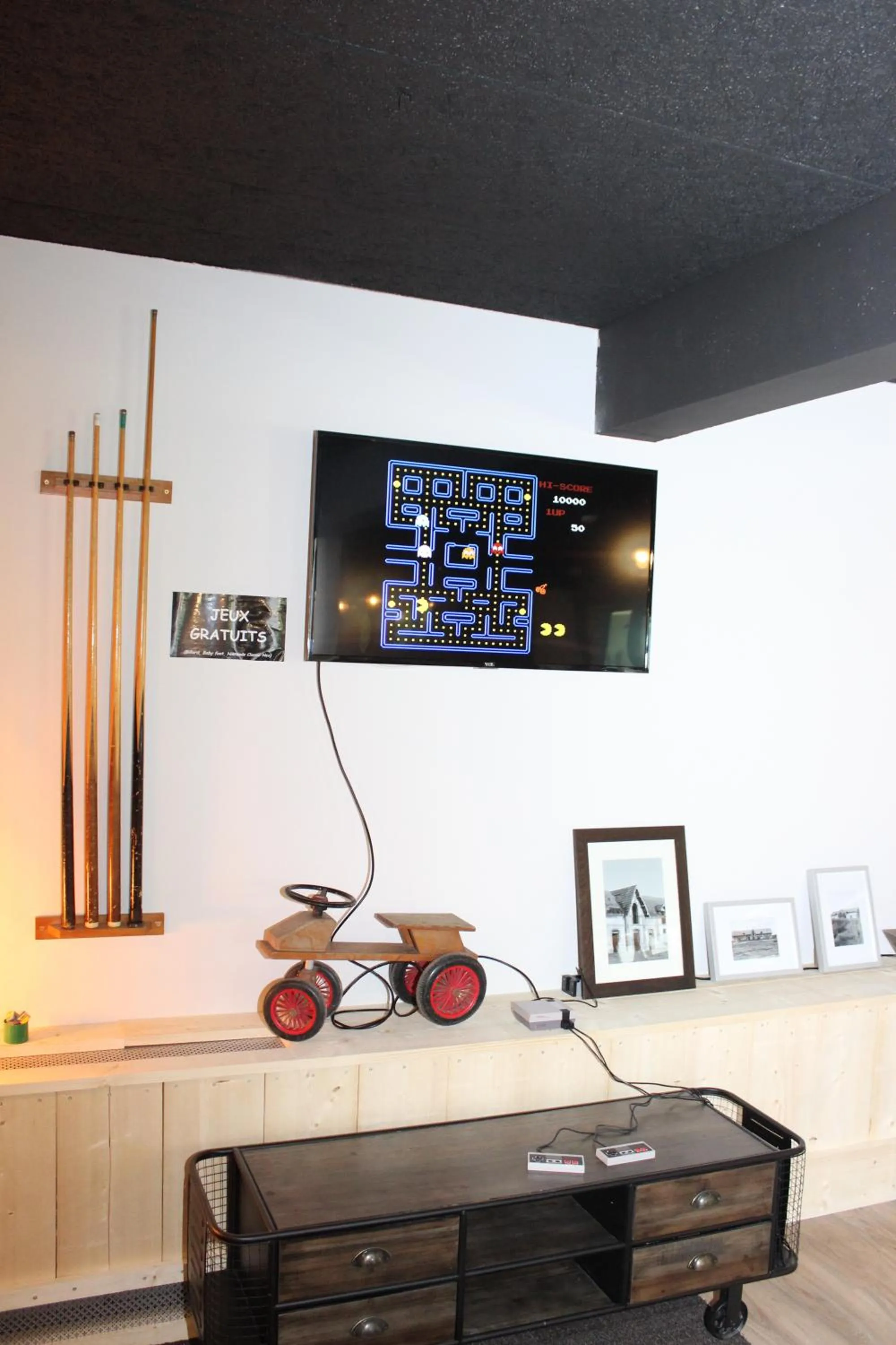 Communal lounge/ TV room in Clos De La Vaupalière - Rouen