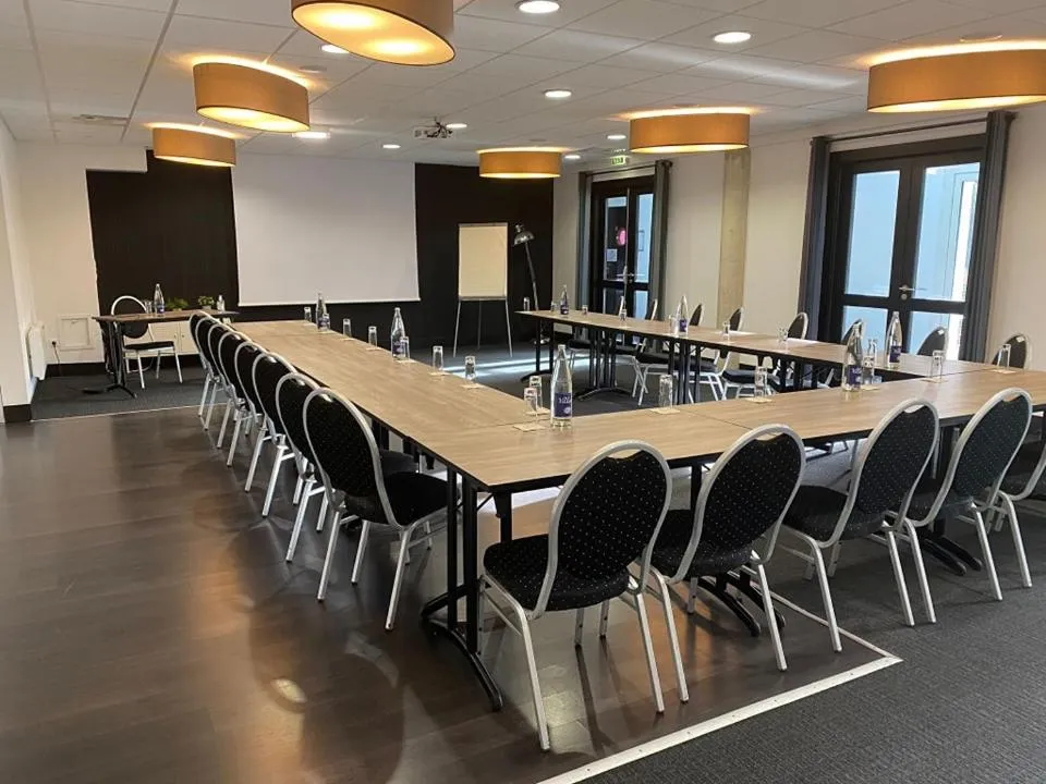 Meeting/conference room in Clos De La Vaupalière - Rouen
