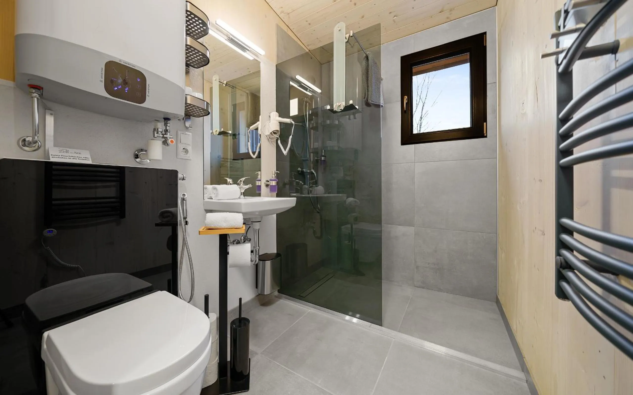 Bathroom in Aparthotel Zell am See (Contactless Check-In)