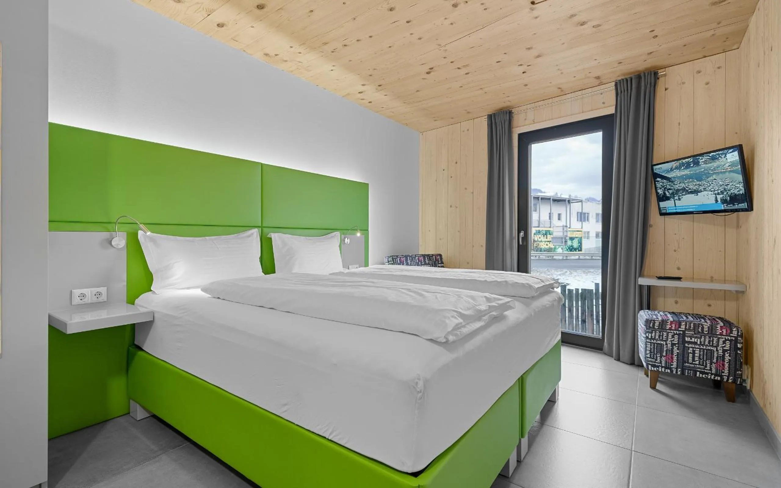 Bedroom, Bed in Aparthotel Zell am See (Contactless Check-In)