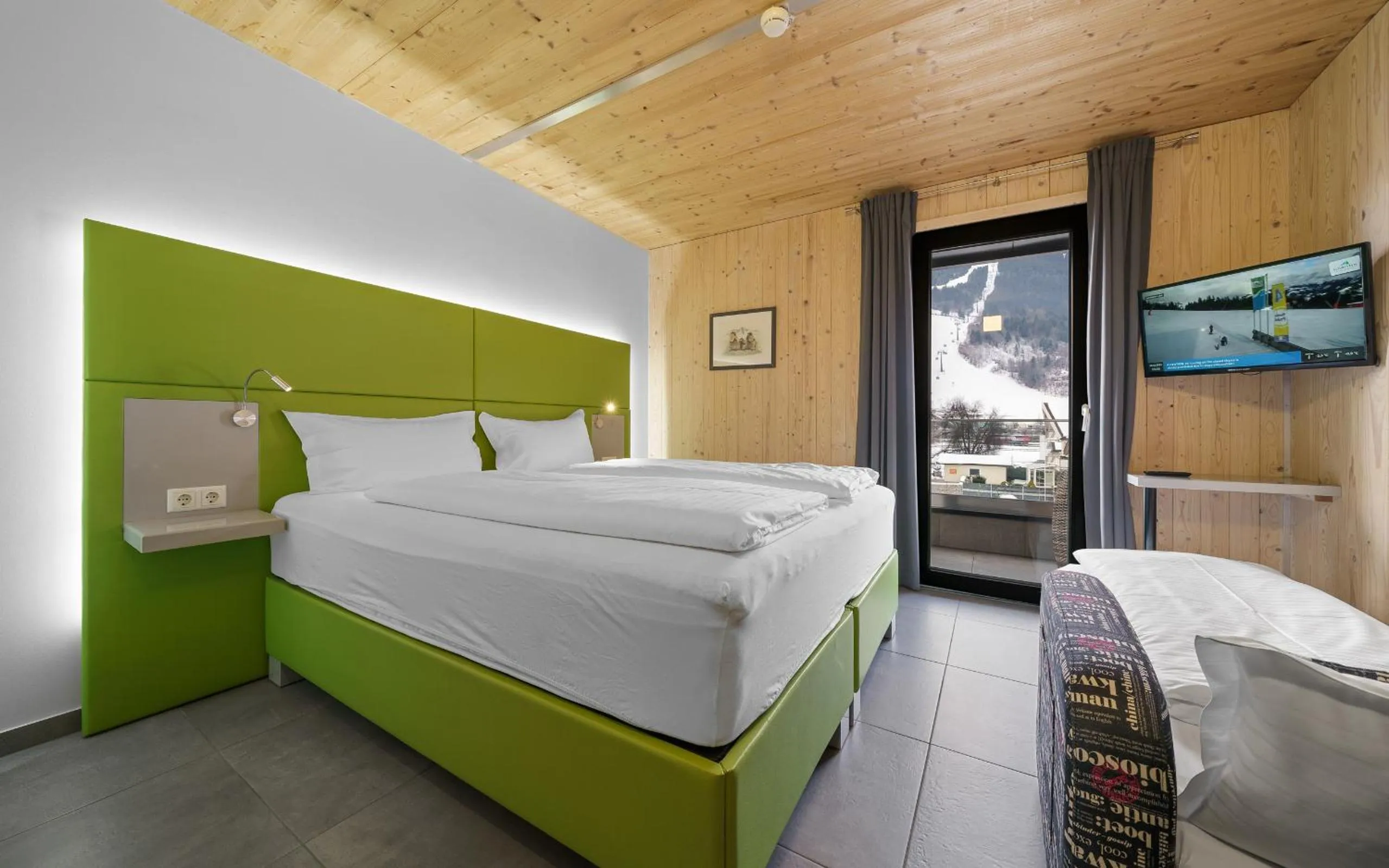 Bedroom, Bed in Aparthotel Zell am See (Contactless Check-In)