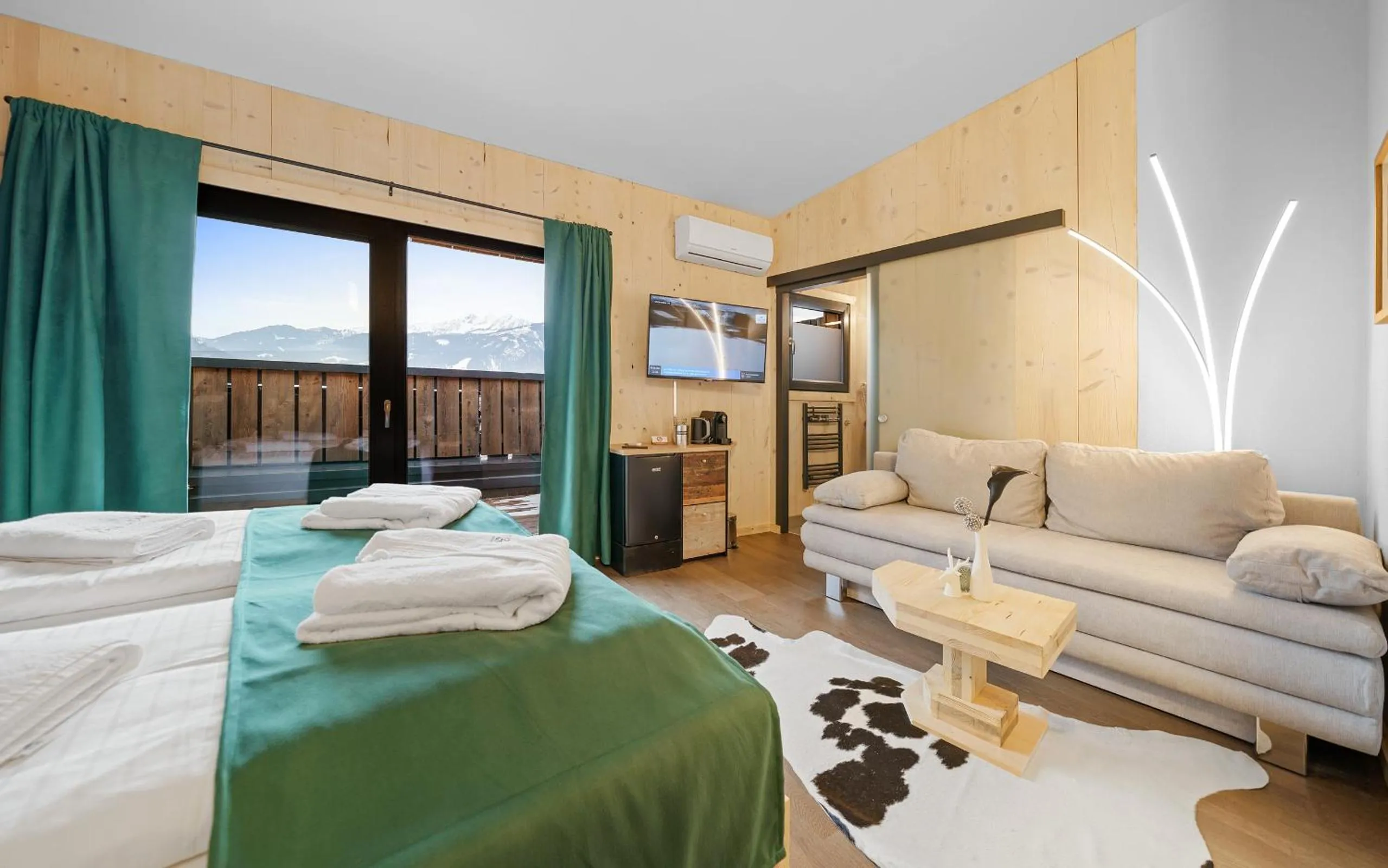 Seating area, Bed in Aparthotel Zell am See (Contactless Check-In)