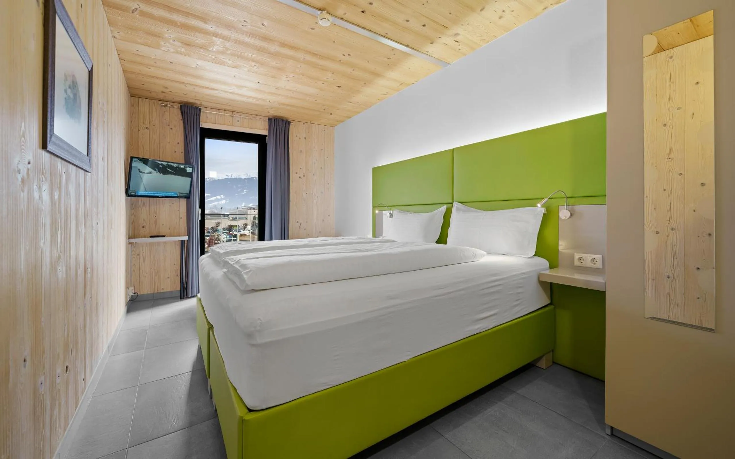 Bed in Aparthotel Zell am See (Contactless Check-In)