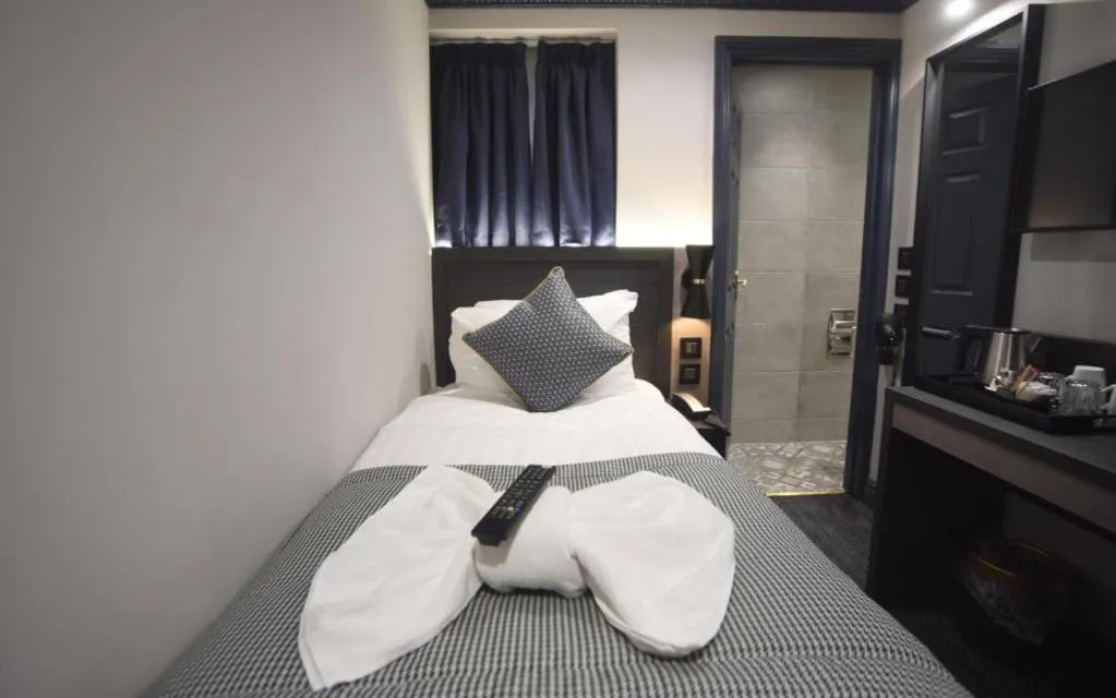 Bed in The Pack And Carriage London