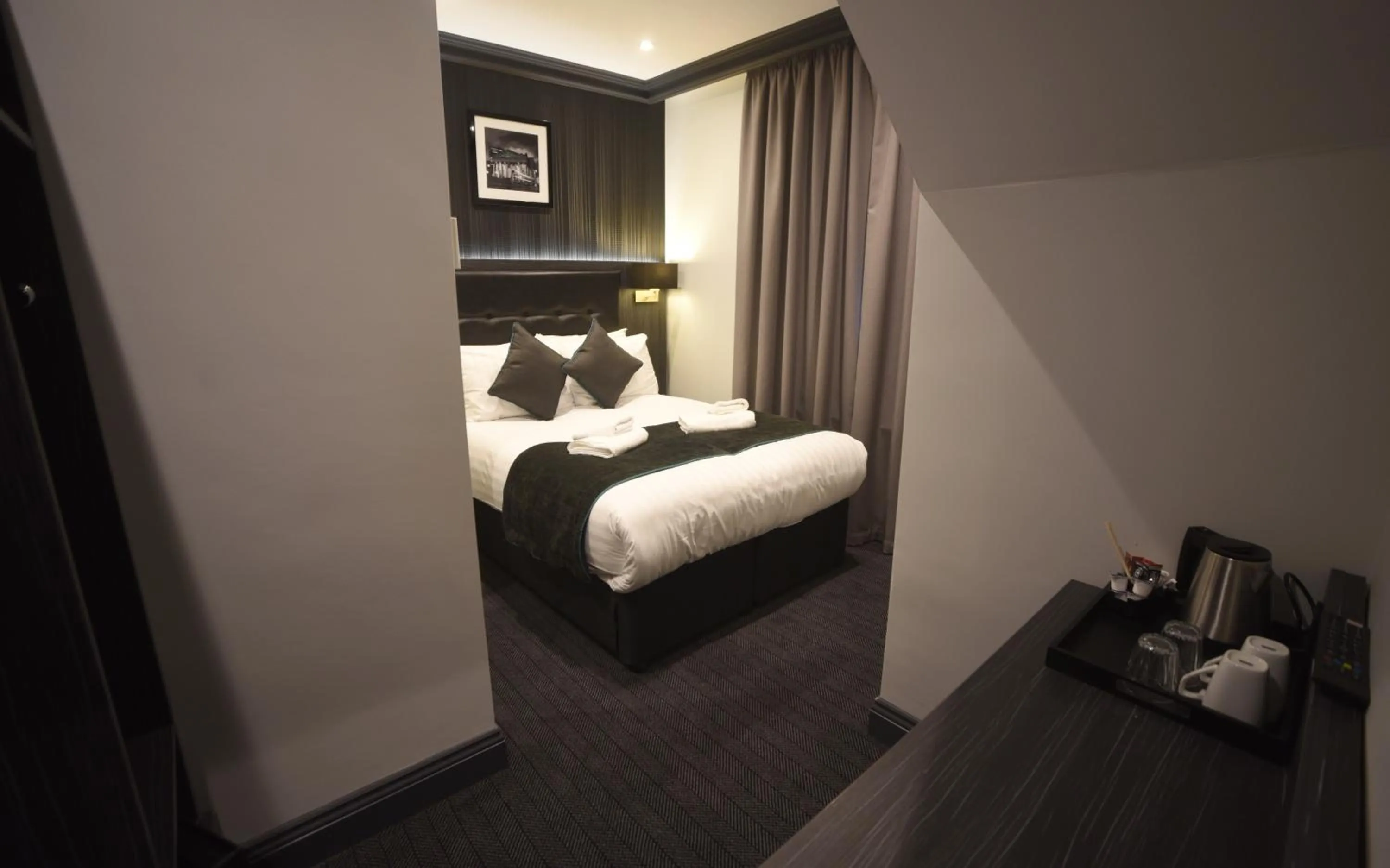 Photo of the whole room, Bed in The Pack And Carriage London