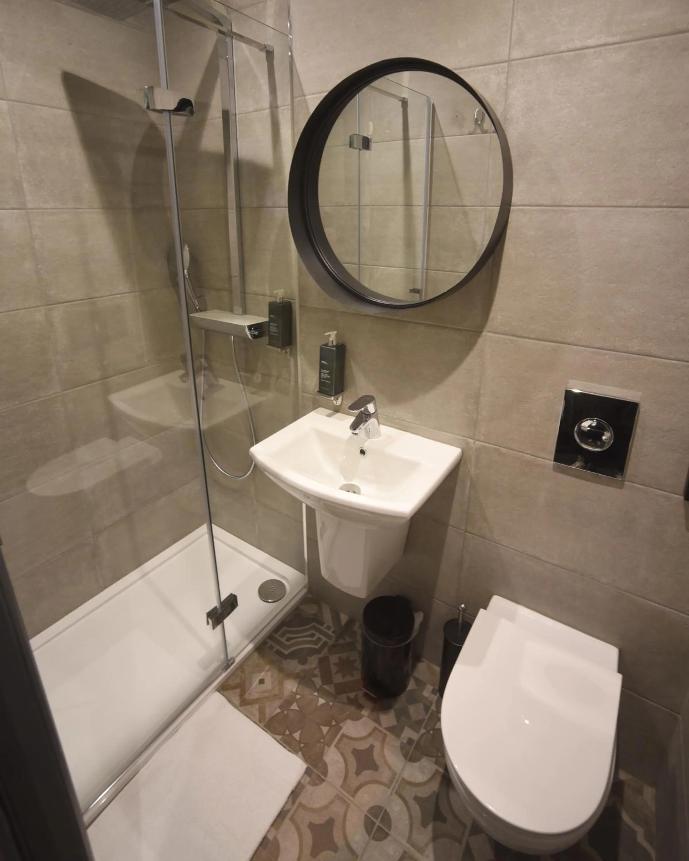 Shower in The Pack And Carriage London