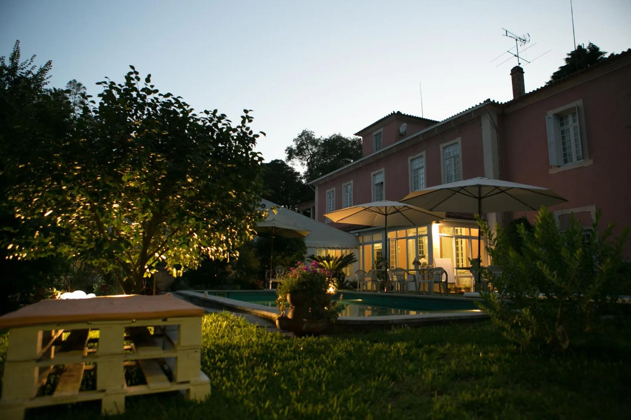 Swimming pool in Vila Duparchy