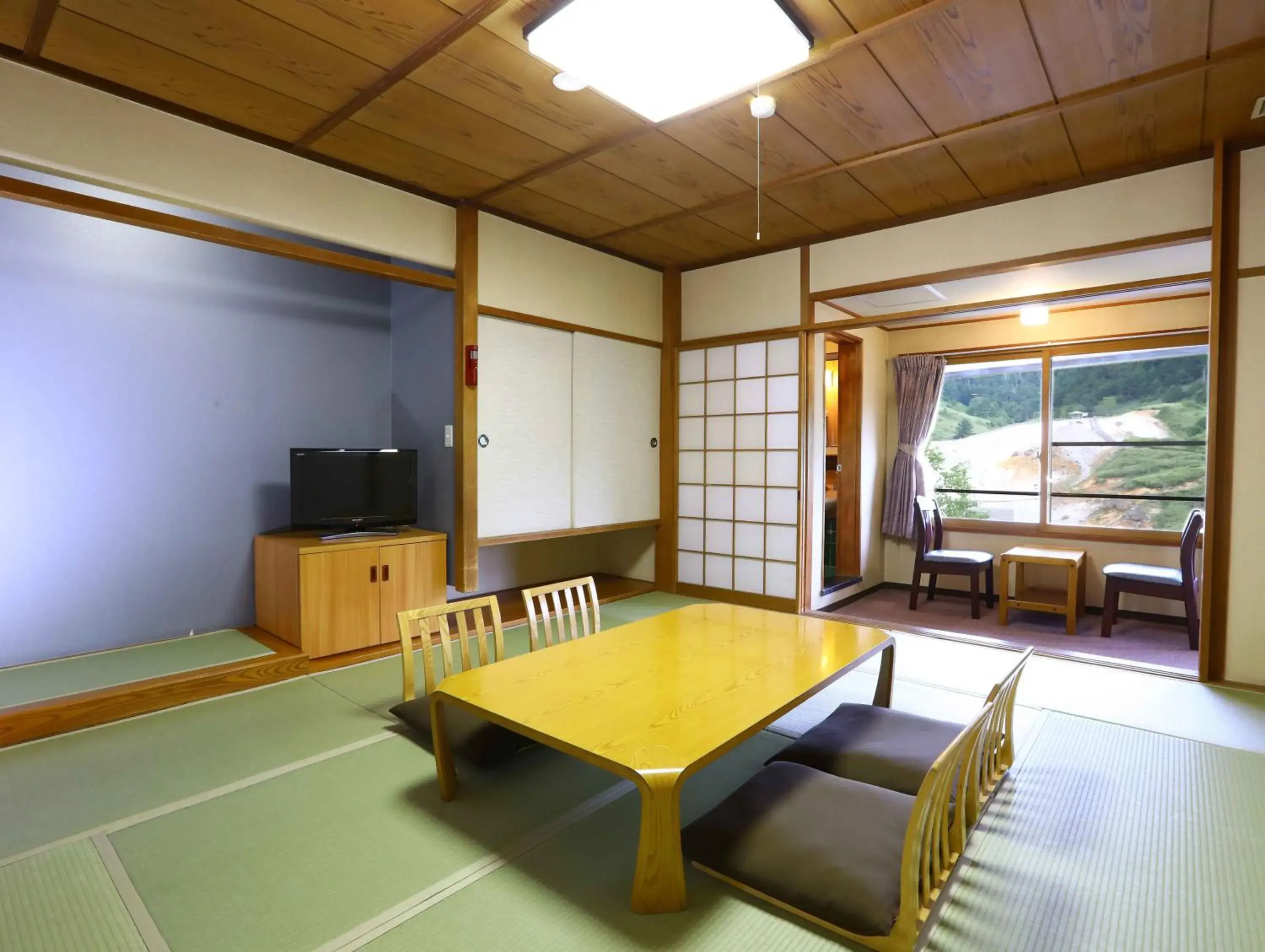 Quadruple Room with Shared Bathroom in Manza Onsen Nisshinkan Quadruple Room with Shared Bathroom in Manza Onsen Nisshinkan