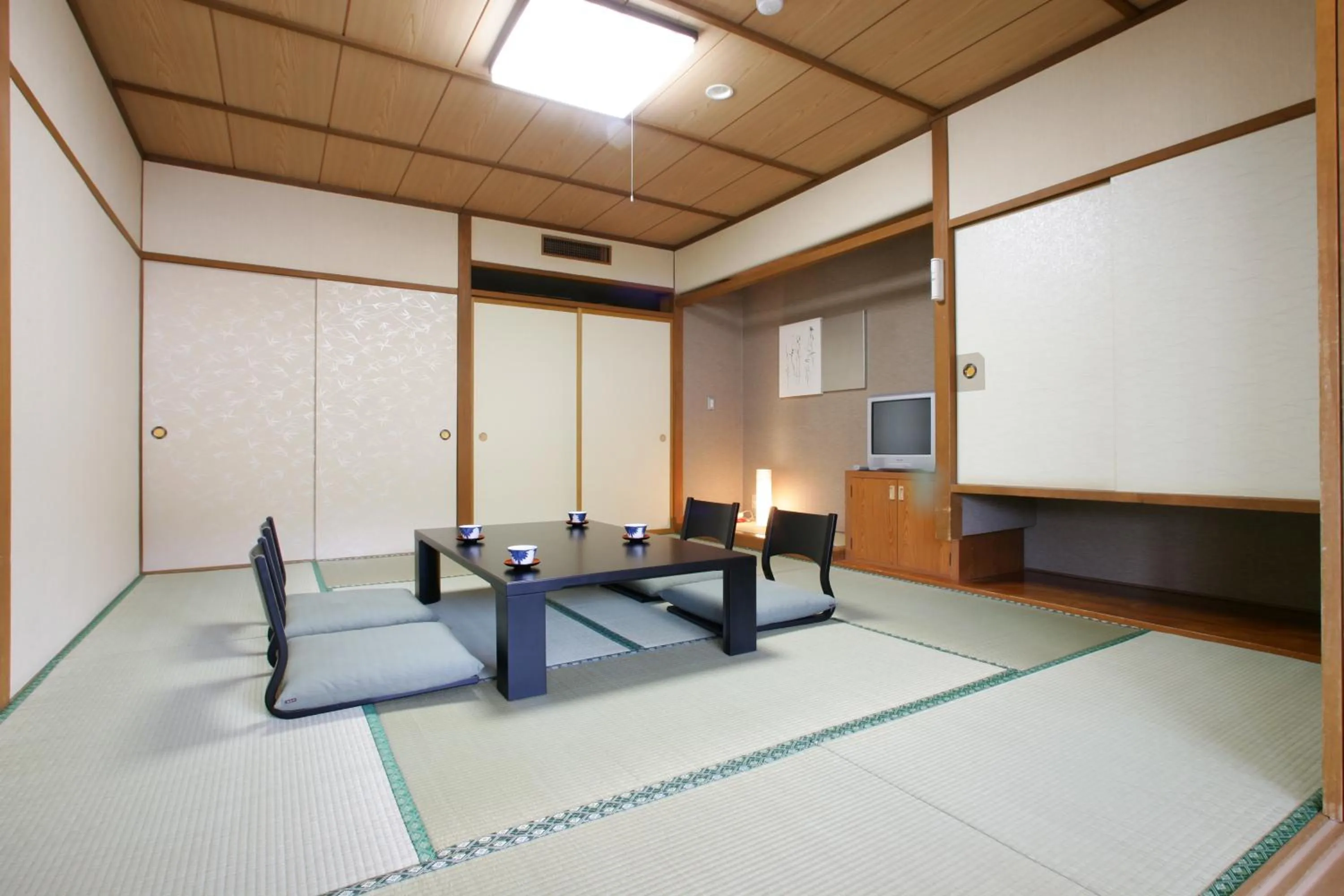 Living room in Manza Onsen Nisshinkan