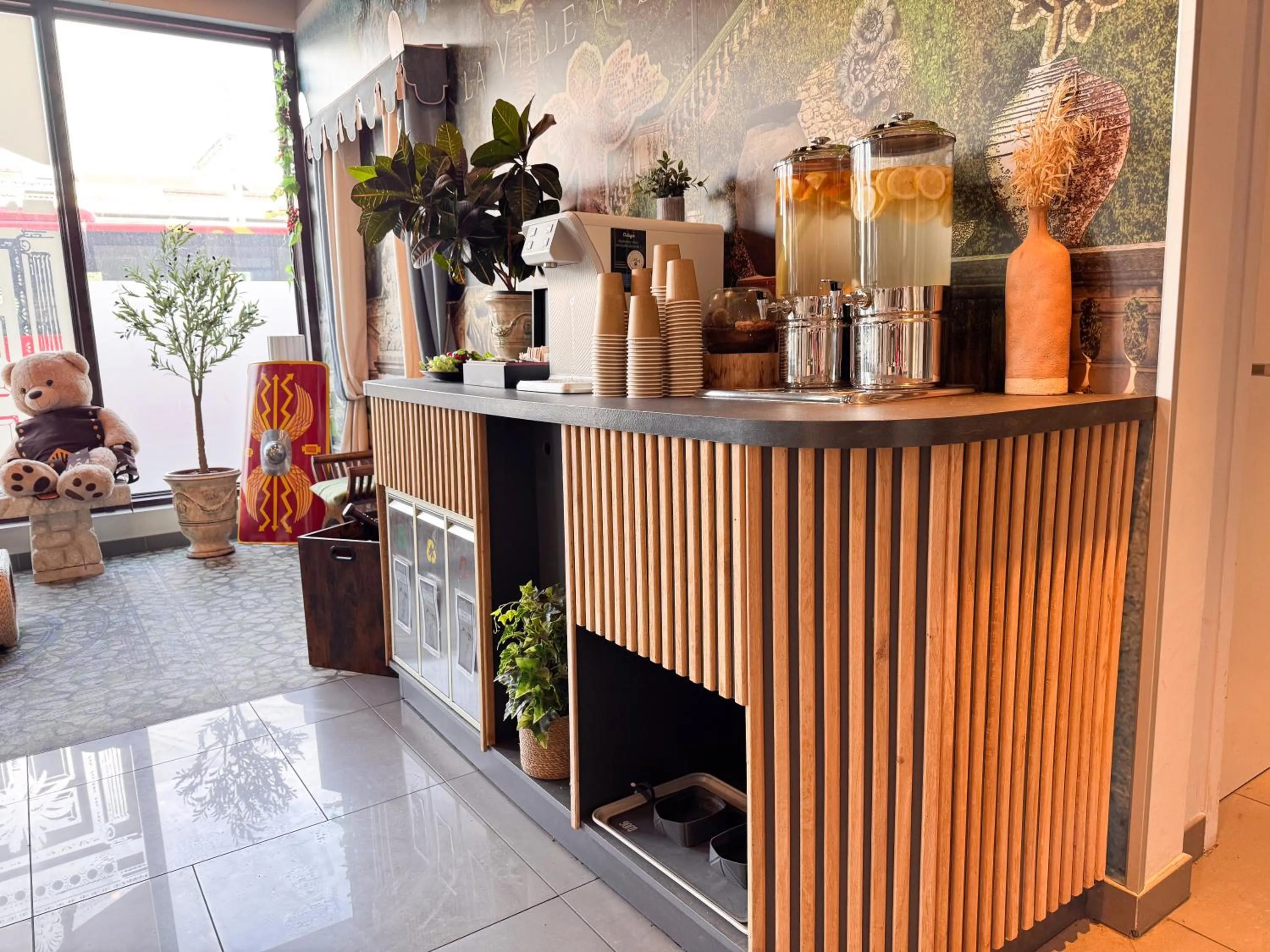 Food and drinks in ibis Styles Nimes Gare Centre