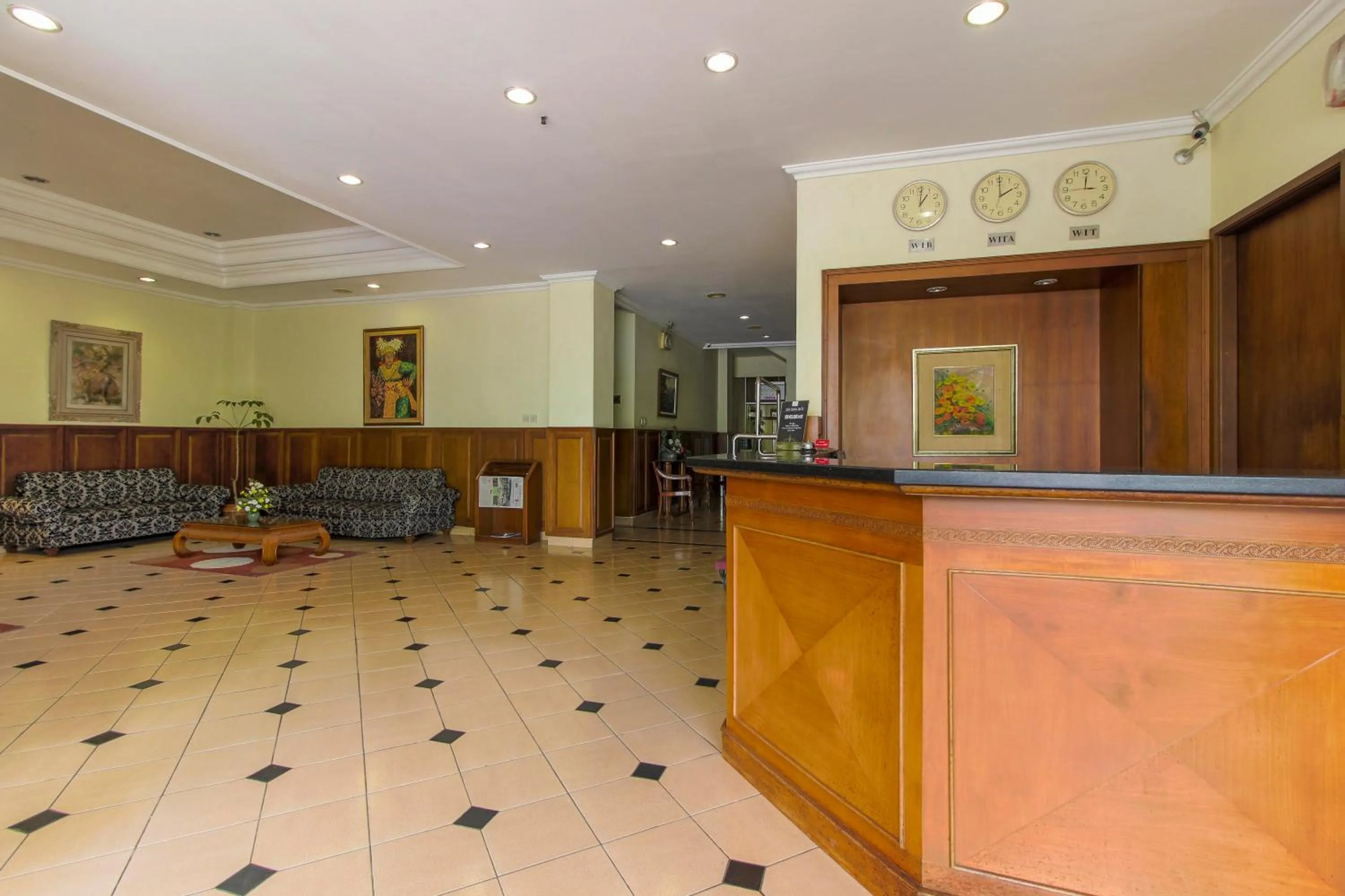 Lobby or reception in RedDoorz Plus at Pitagiri GBK Senayan