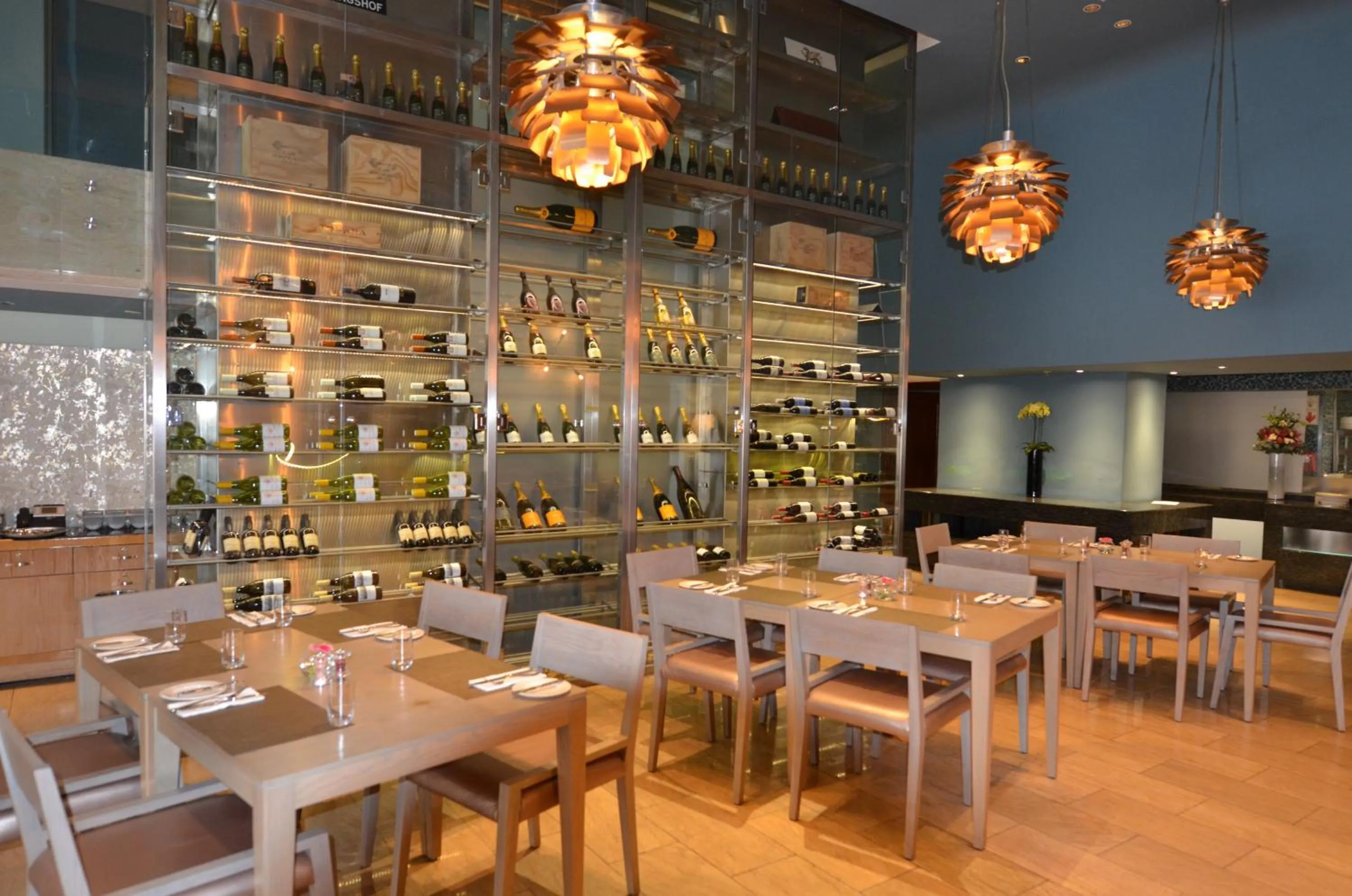 Restaurant/places to eat in Taj Luxury Suite