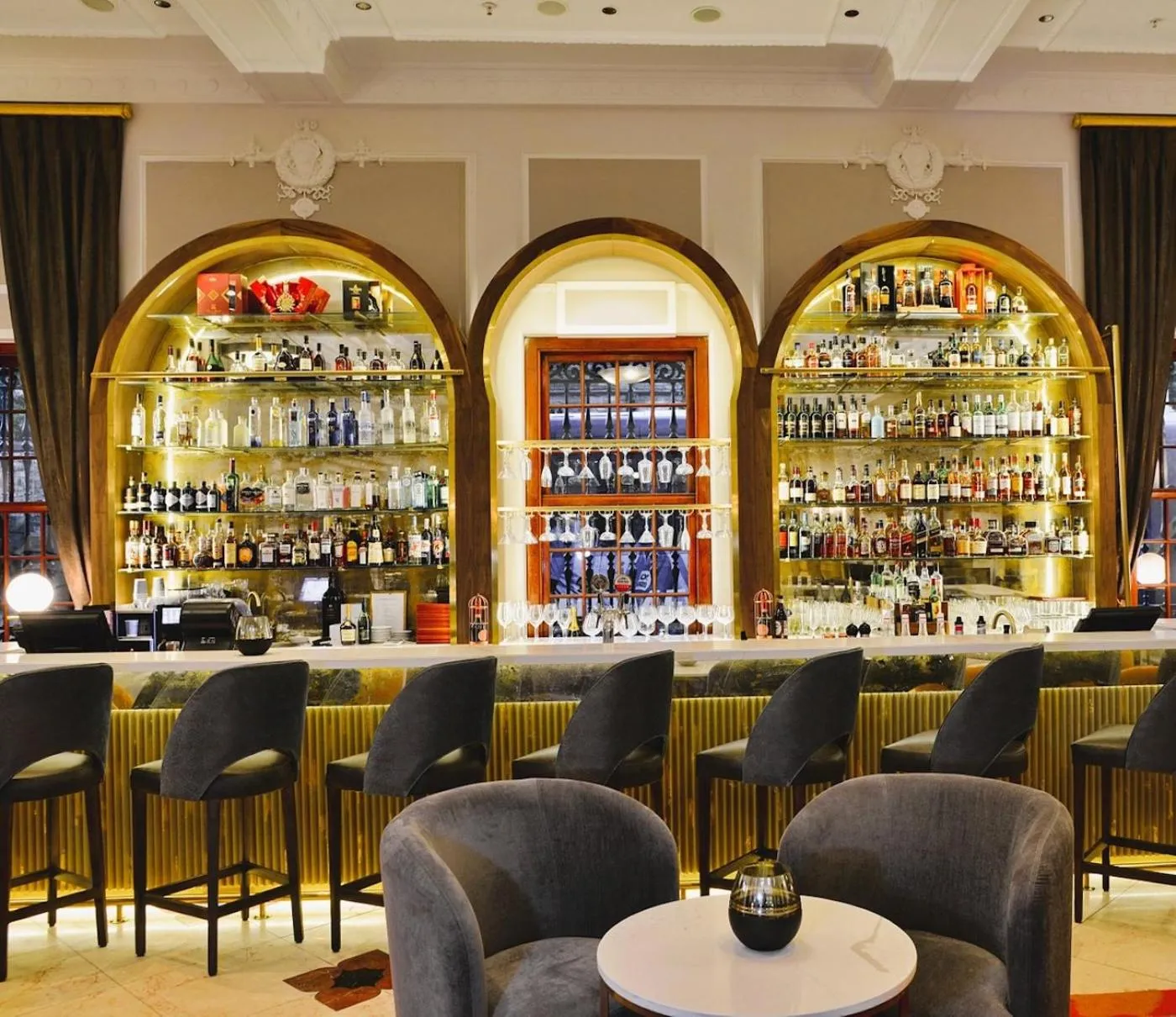 Restaurant/places to eat in Taj Luxury Suite