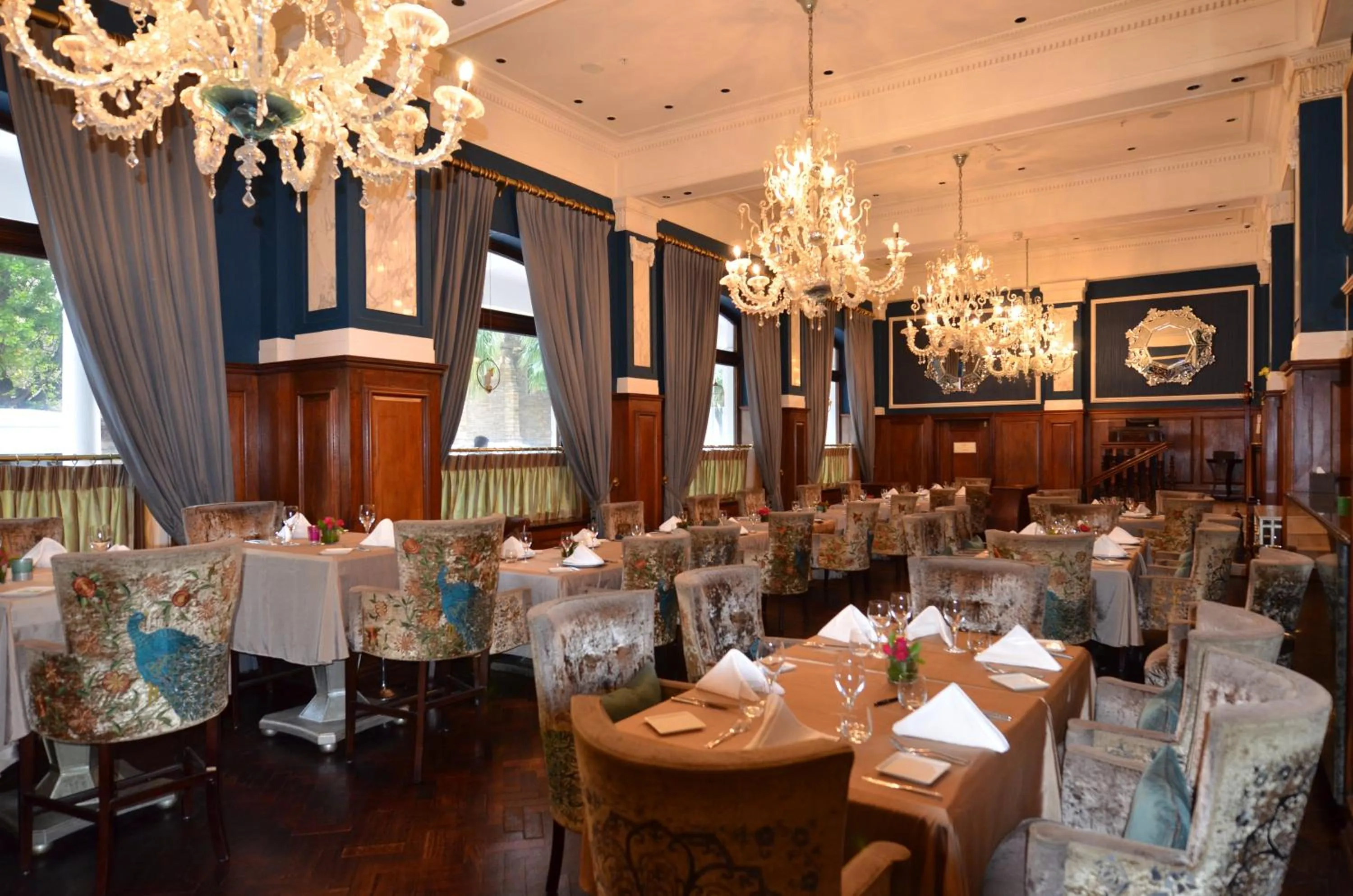 Restaurant/places to eat in Taj Luxury Suite