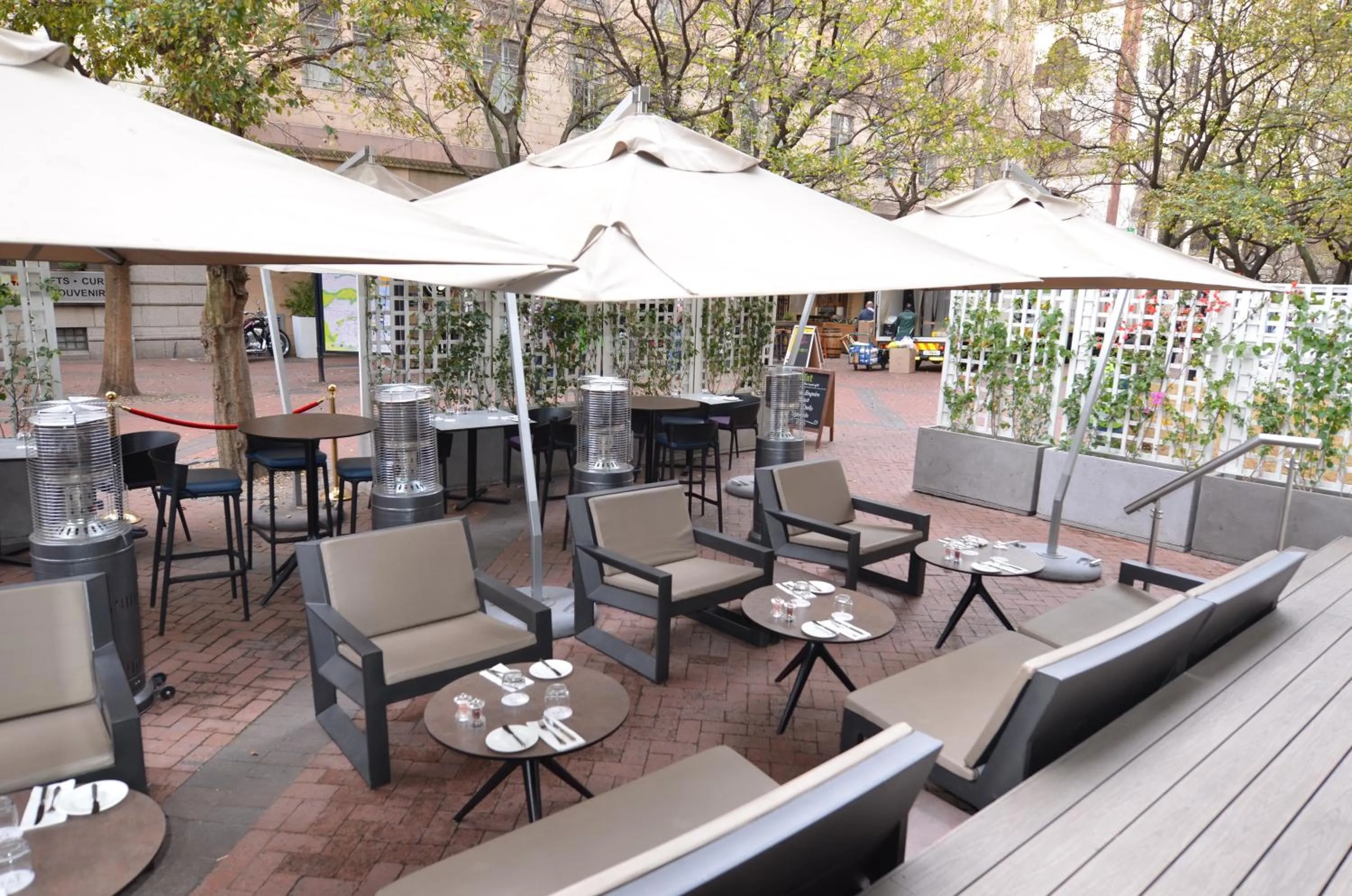 Restaurant/places to eat in Taj Luxury Suite