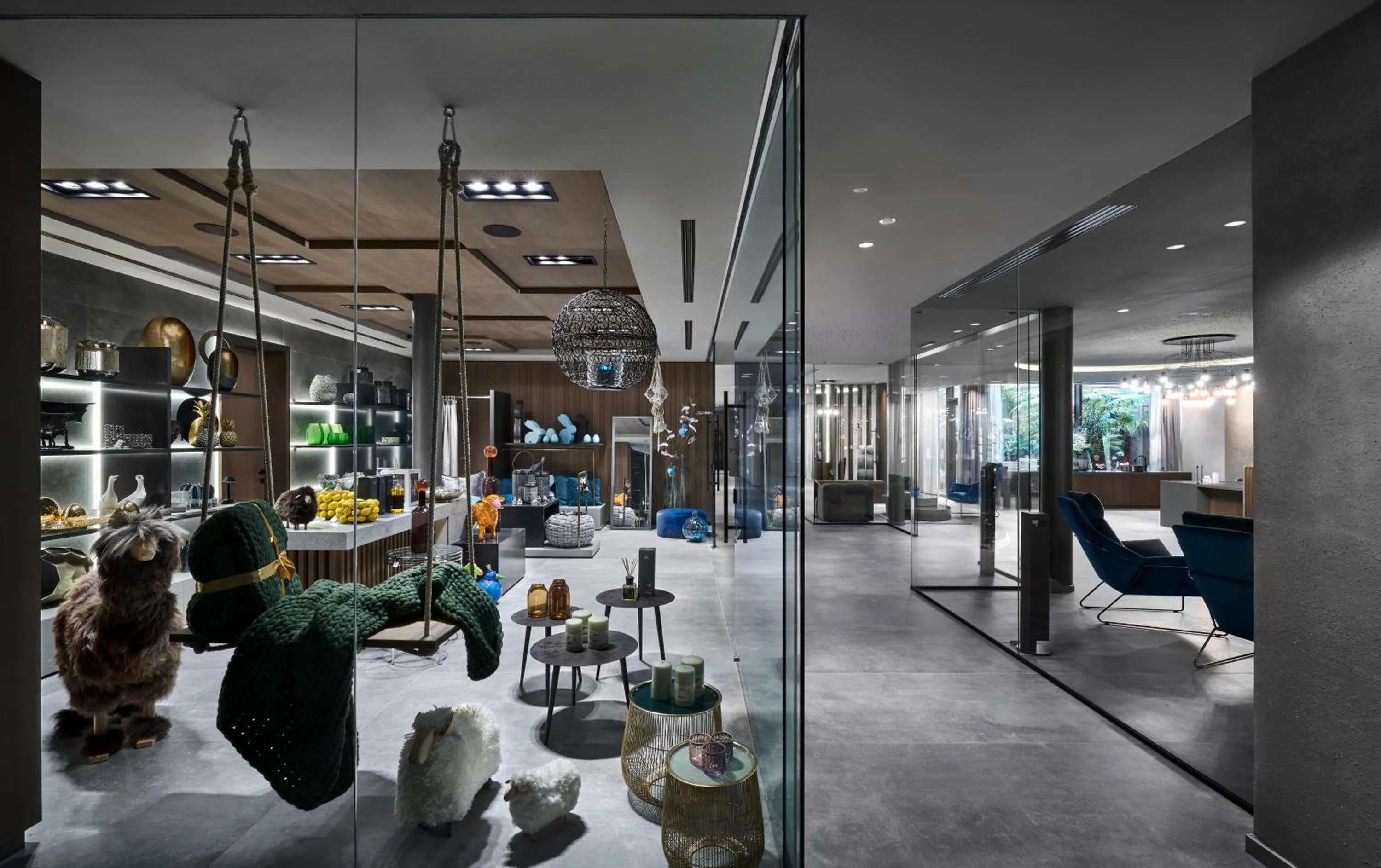 On-site shops in Quellenhof Luxury Resort Lazise