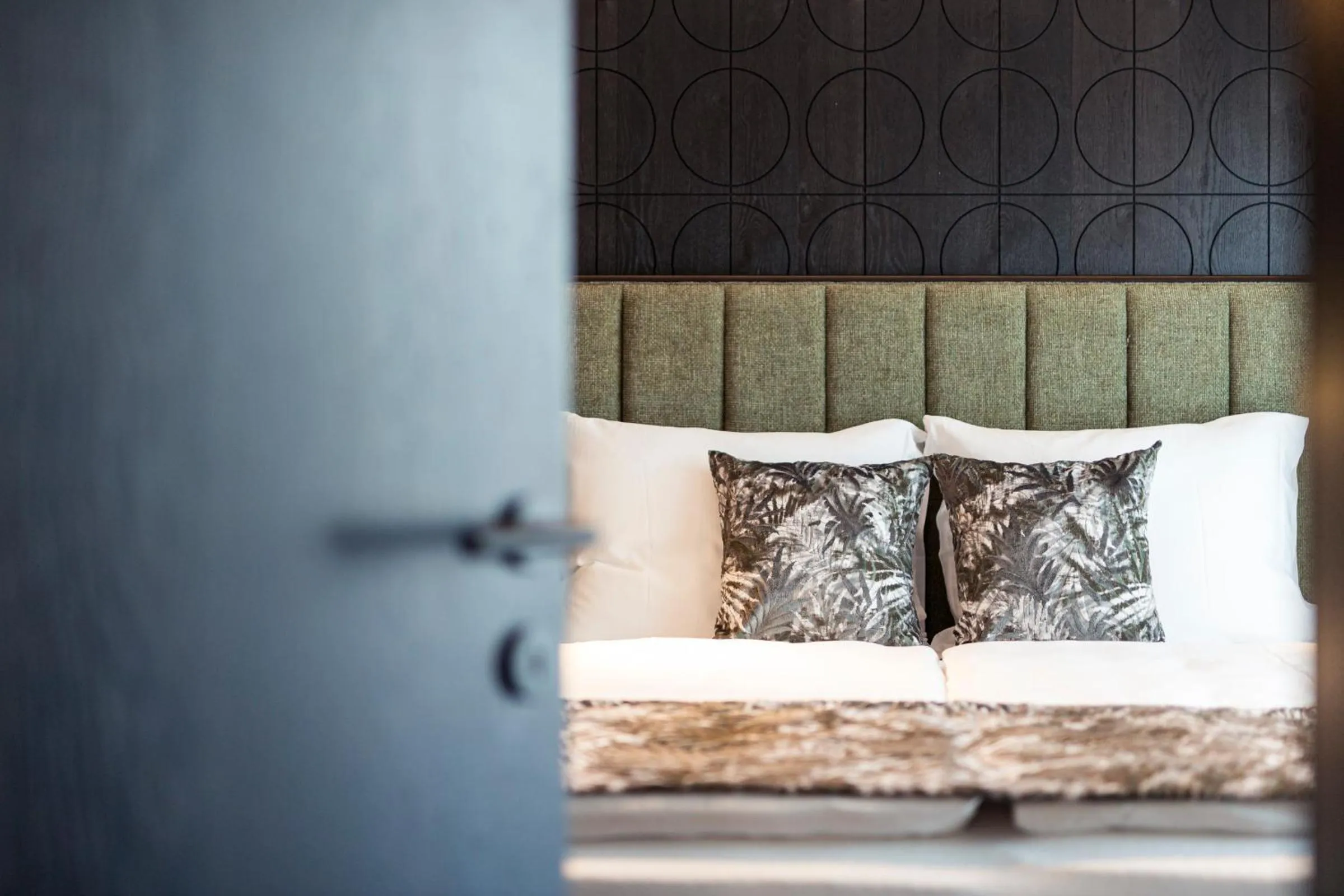 Photo of the whole room, Bed in Quellenhof Luxury Resort Lazise