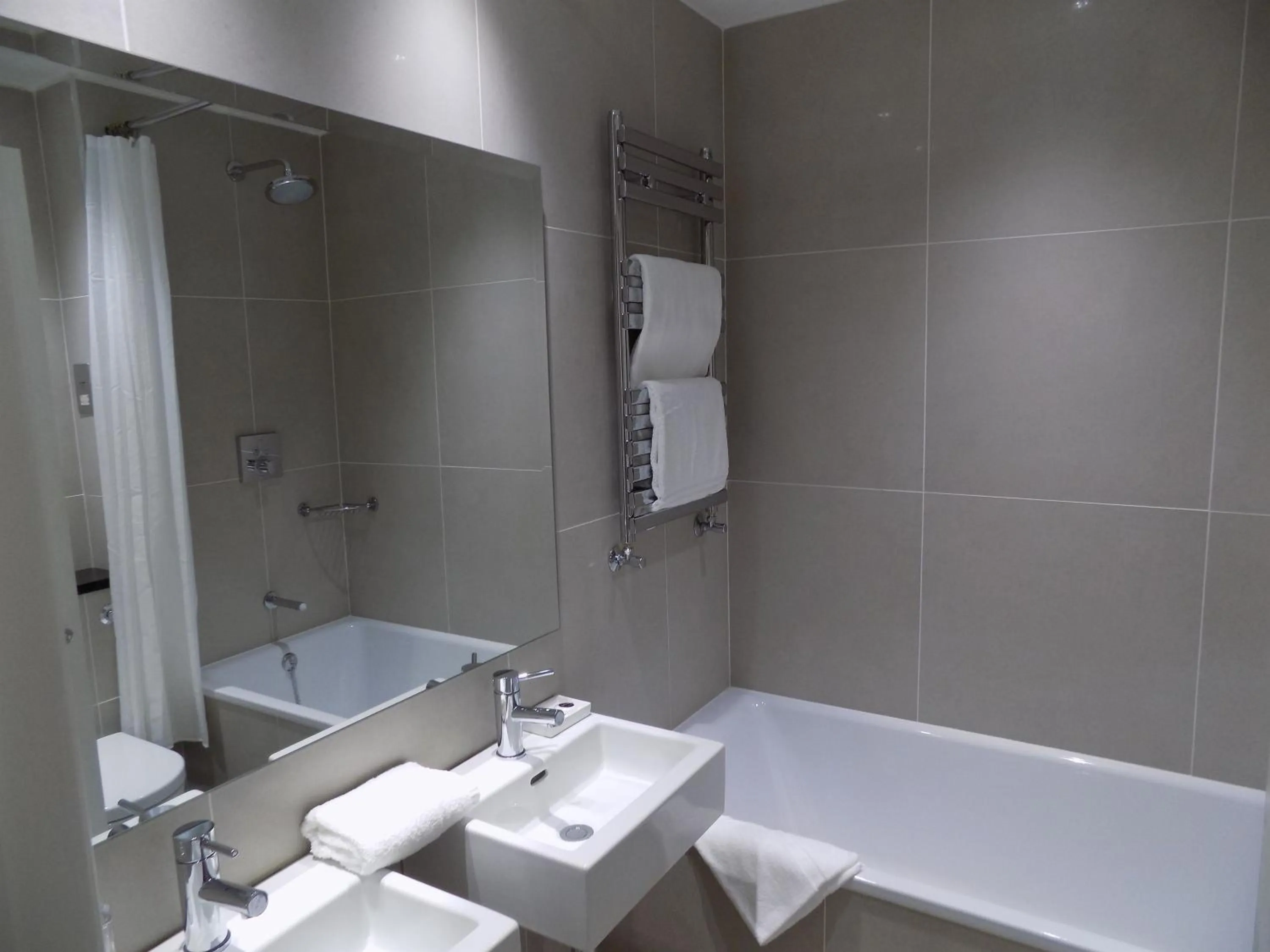 Bathroom in Flynns of Termonfeckin Boutique Hotel