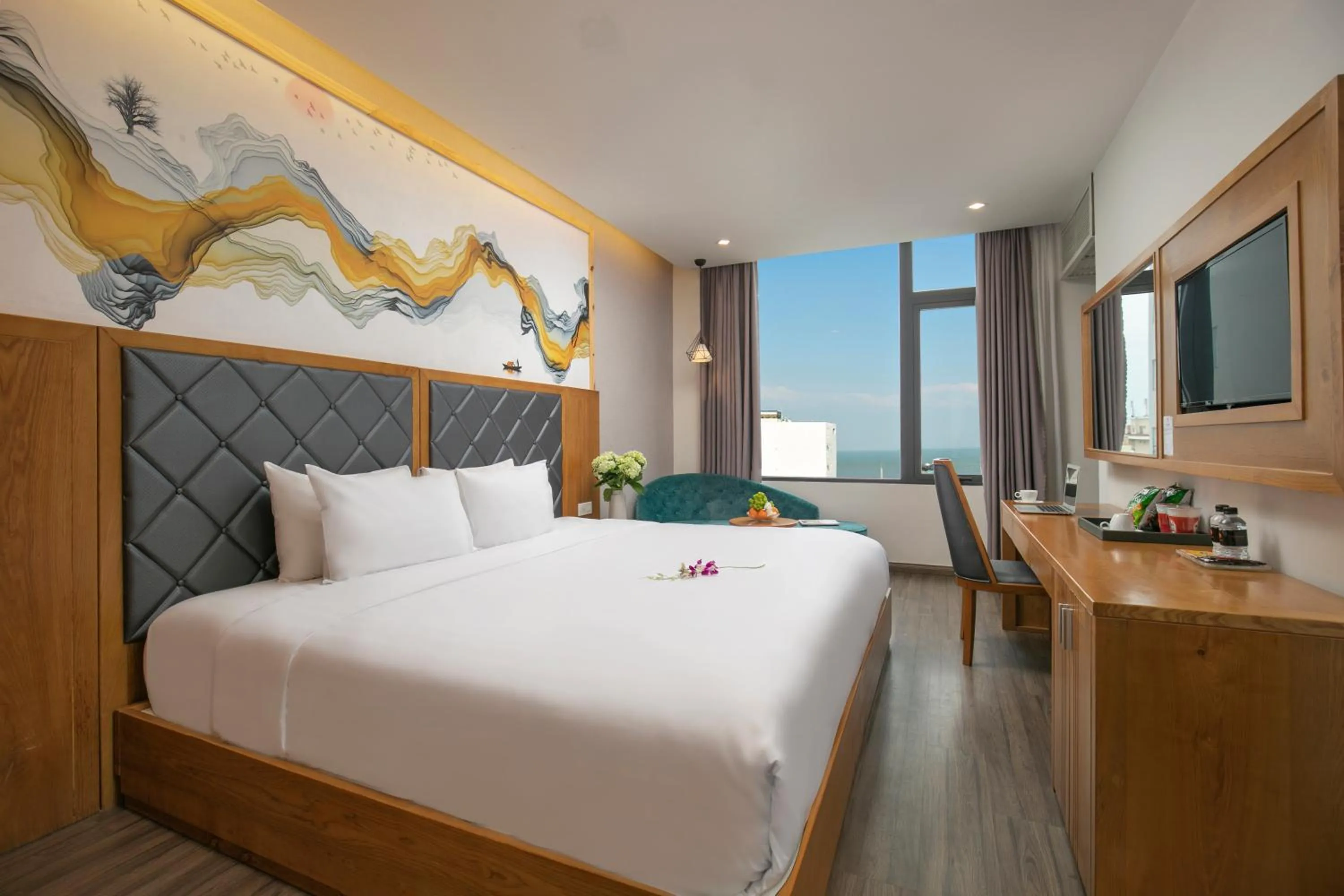 Bedroom, Bed in Grand Sunrise Boutique Hotel