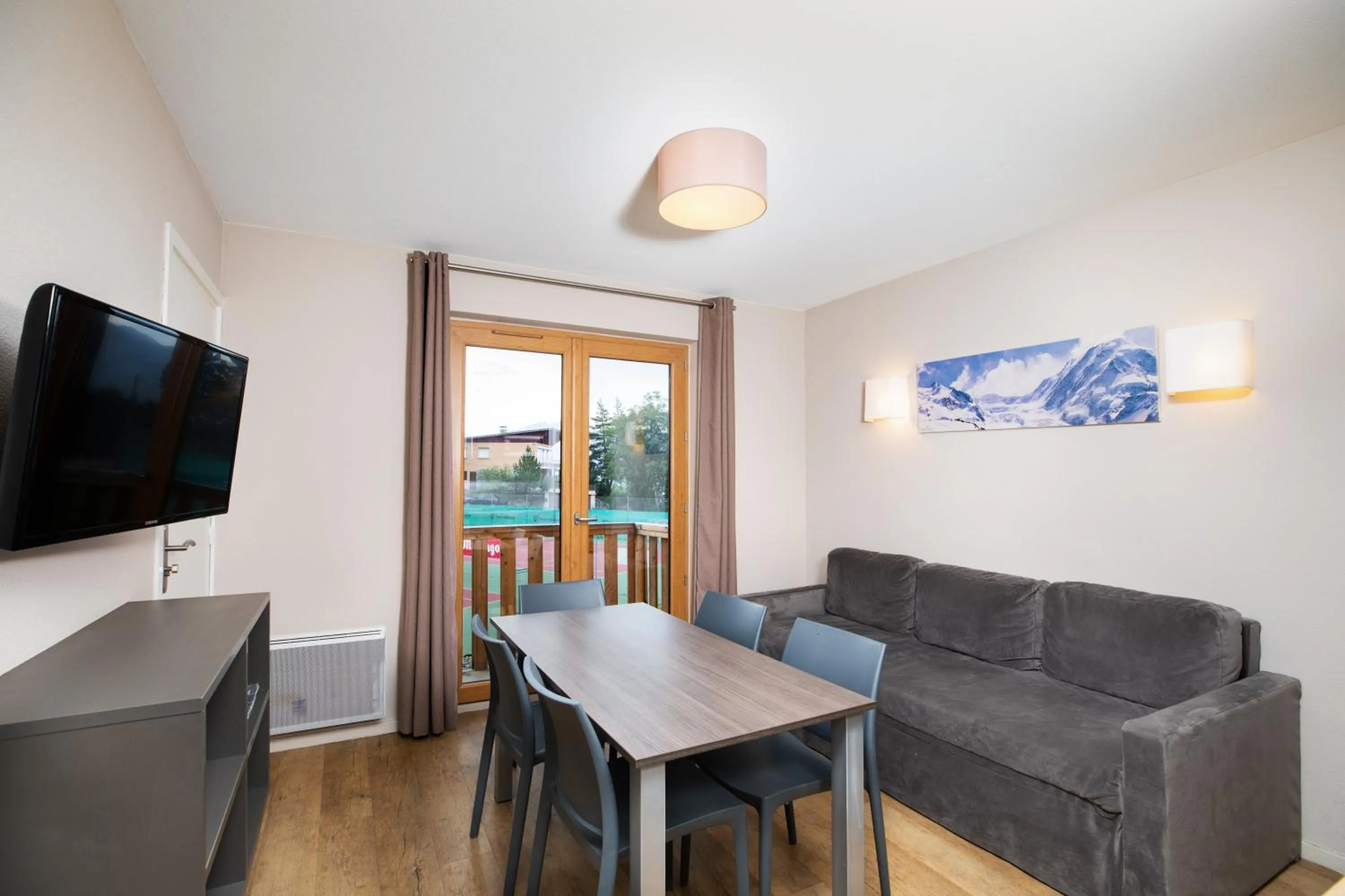 Photo of the whole room in SOWELL RESIDENCES Pra Loup