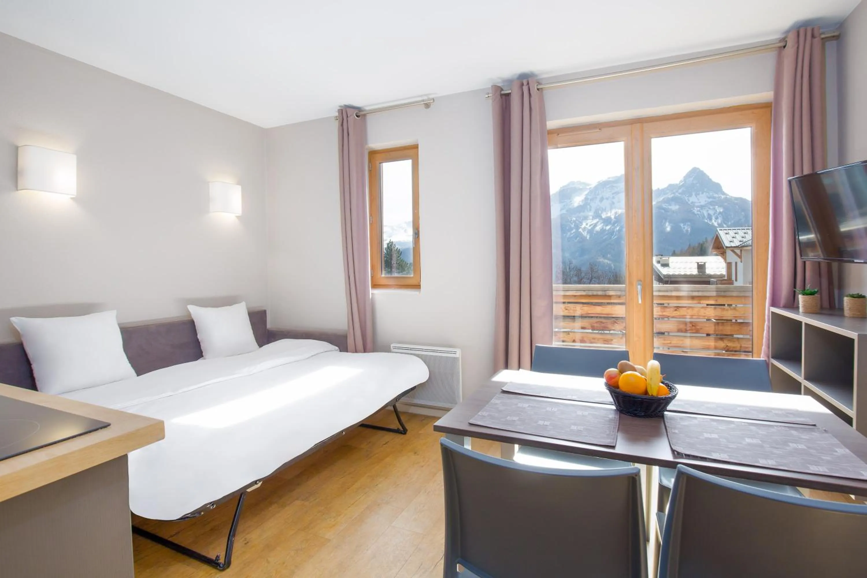 Bedroom, Bed in SOWELL RESIDENCES Pra Loup