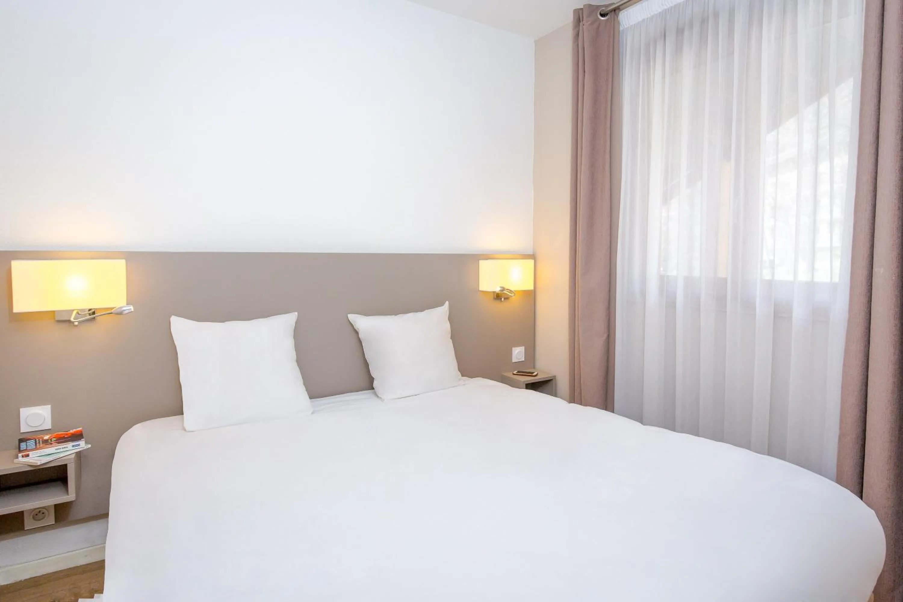 Bedroom, Bed in SOWELL RESIDENCES Pra Loup