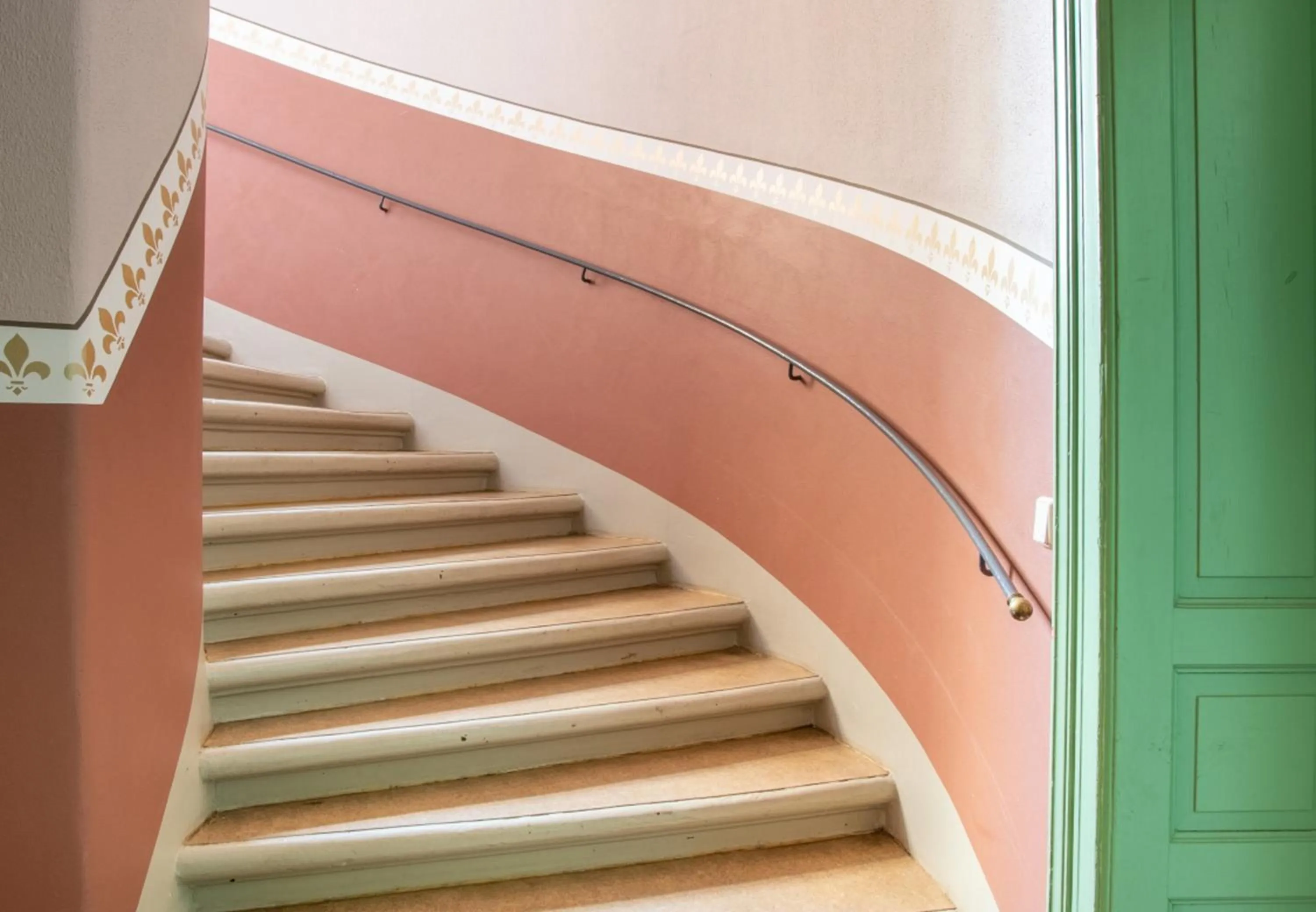 Property building in Limehome Dresden Hoyerswerdaerstraße