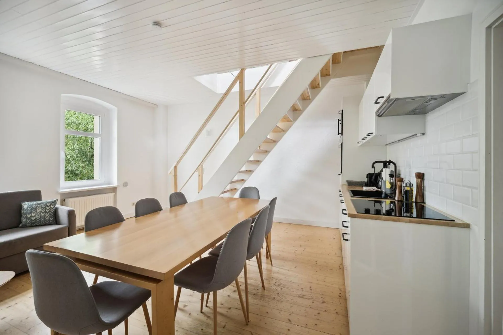 Kitchen or kitchenette in Limehome Dresden Tannenstraße