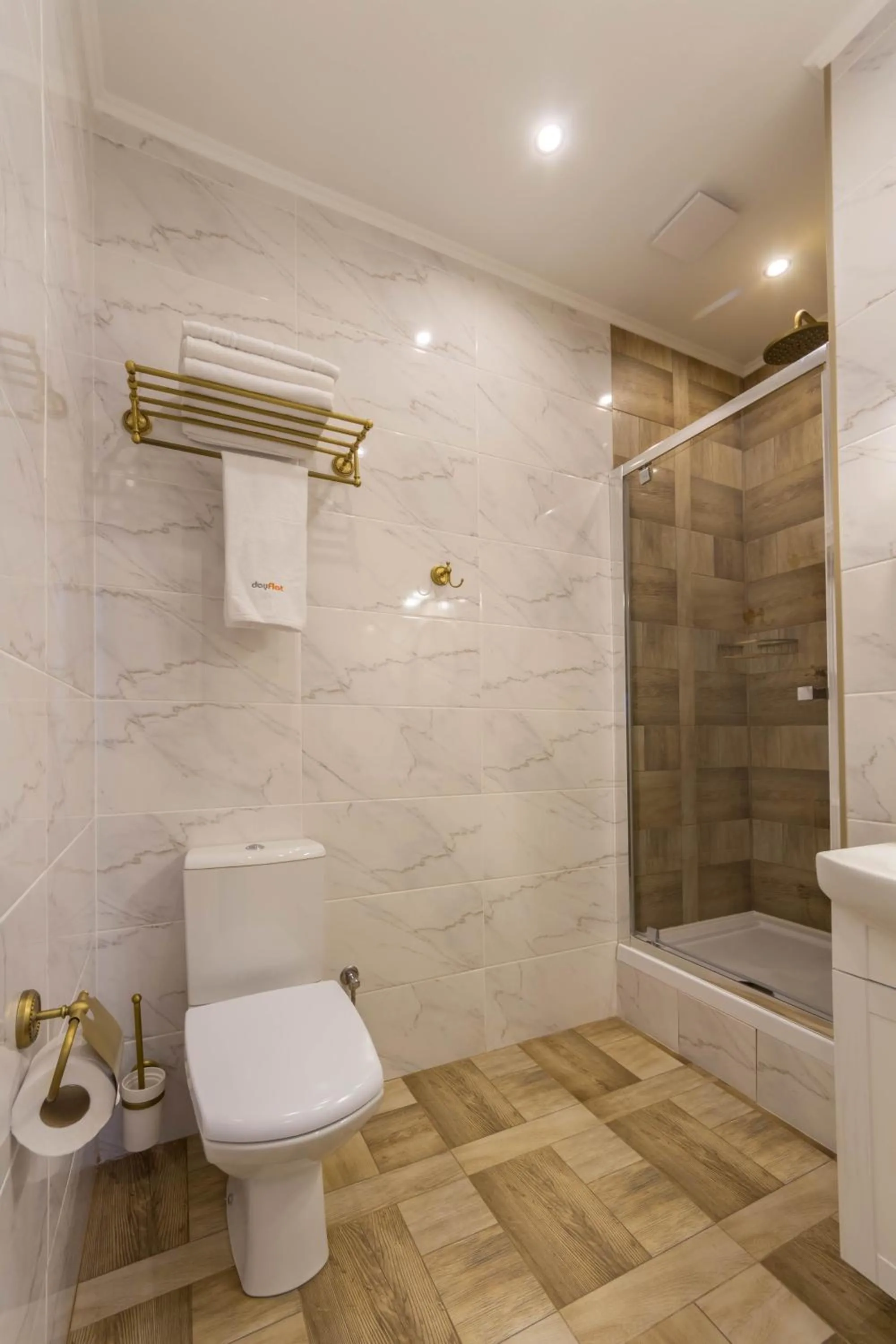 Shower in Idea Design Apart-Hotel